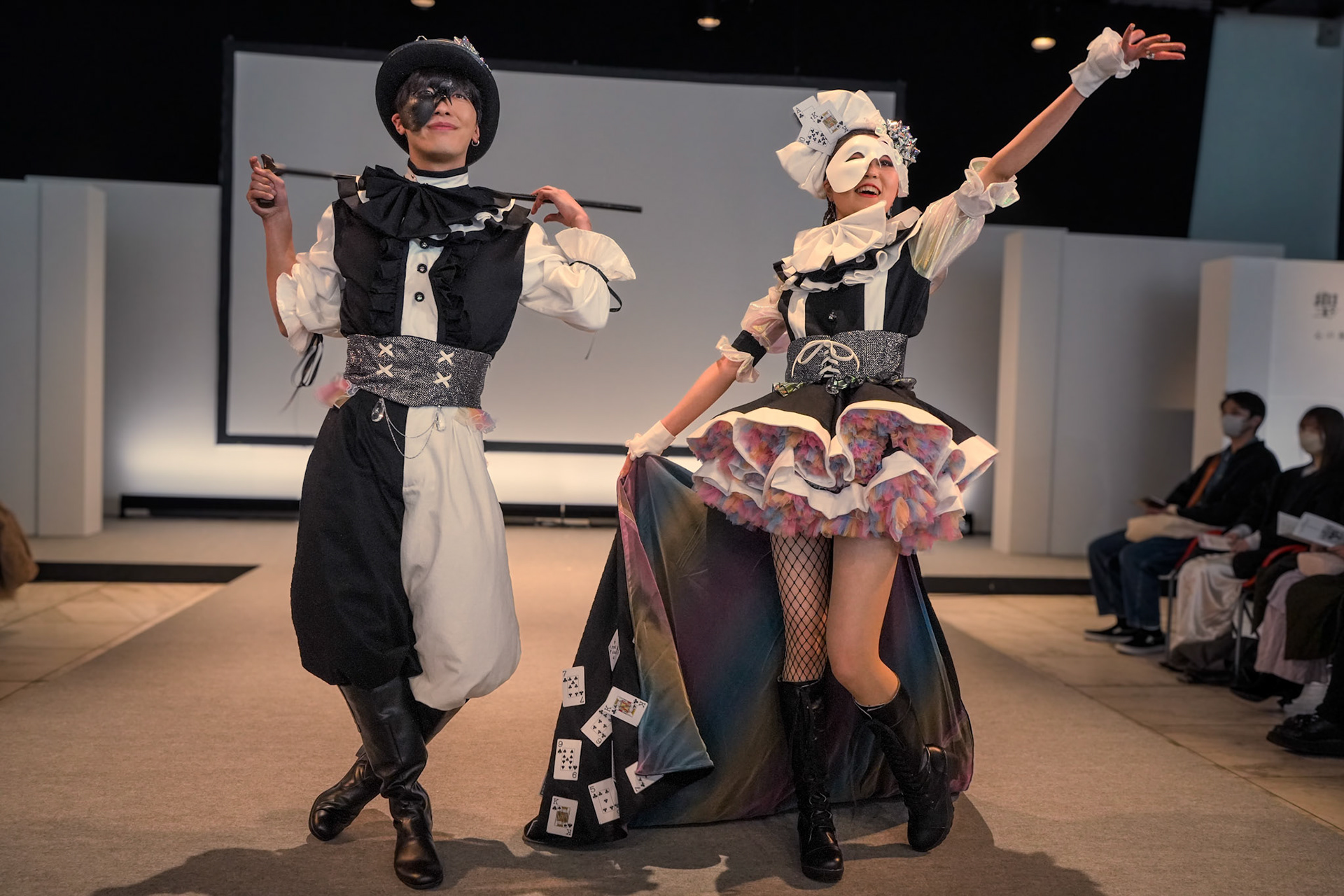 FASHION MODELING DESIGN