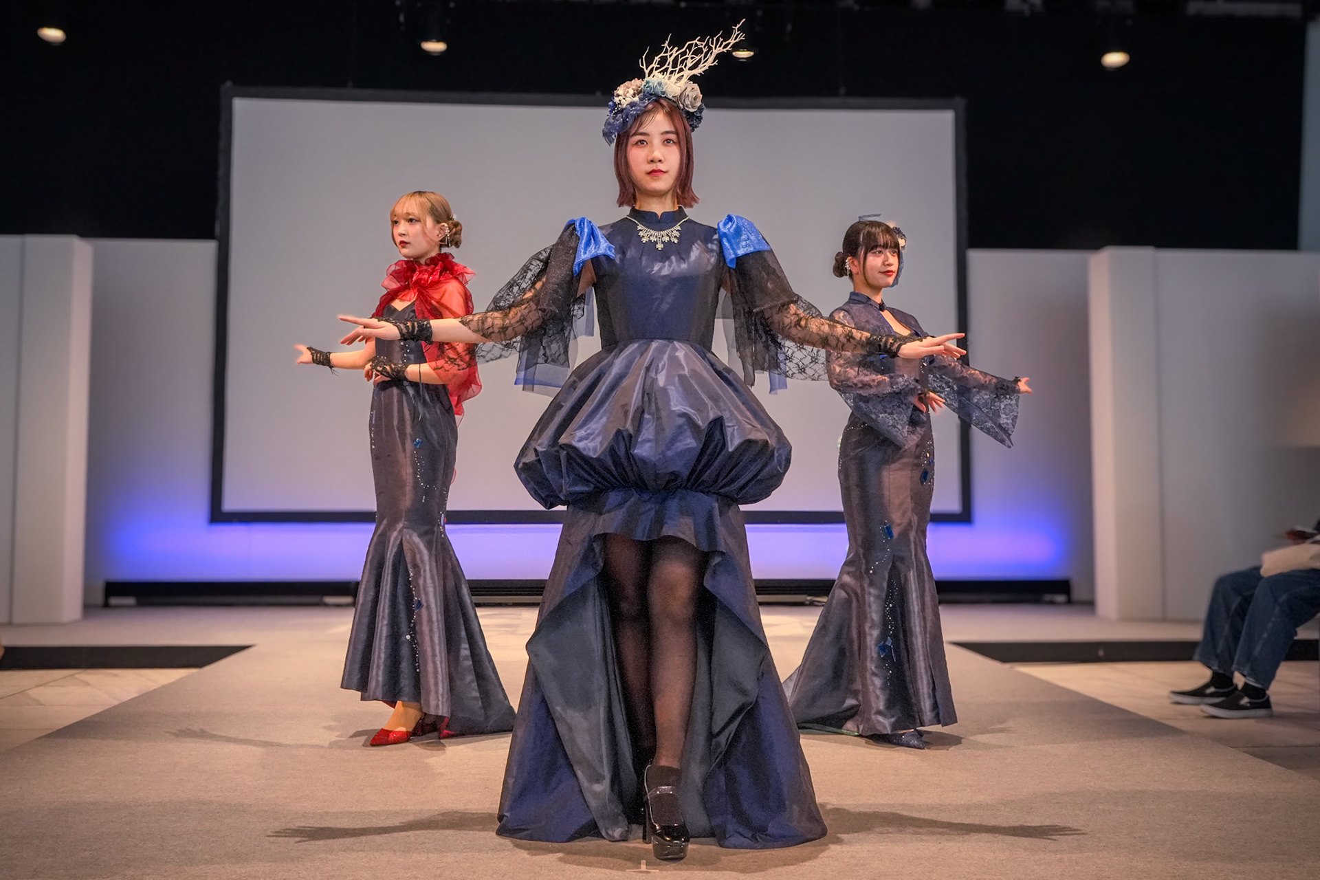FASHION MODELING DESIGN