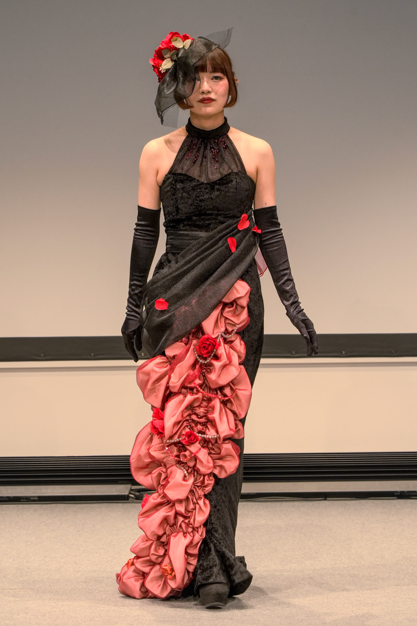 FASHION MODELING DESIGN