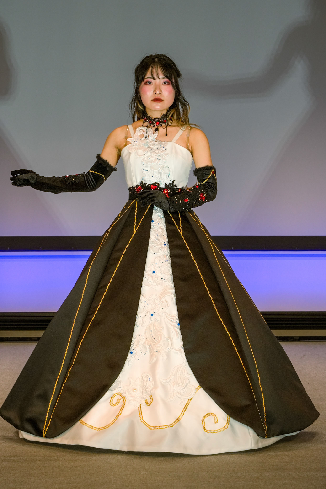 FASHION MODELING DESIGN