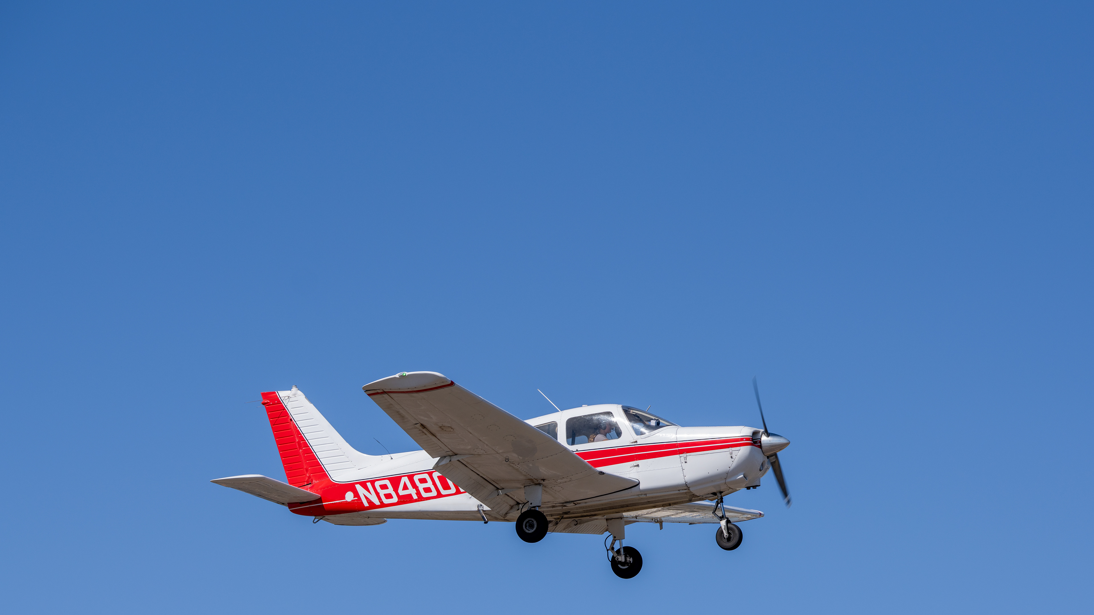 N8480F - Piper Warrior II