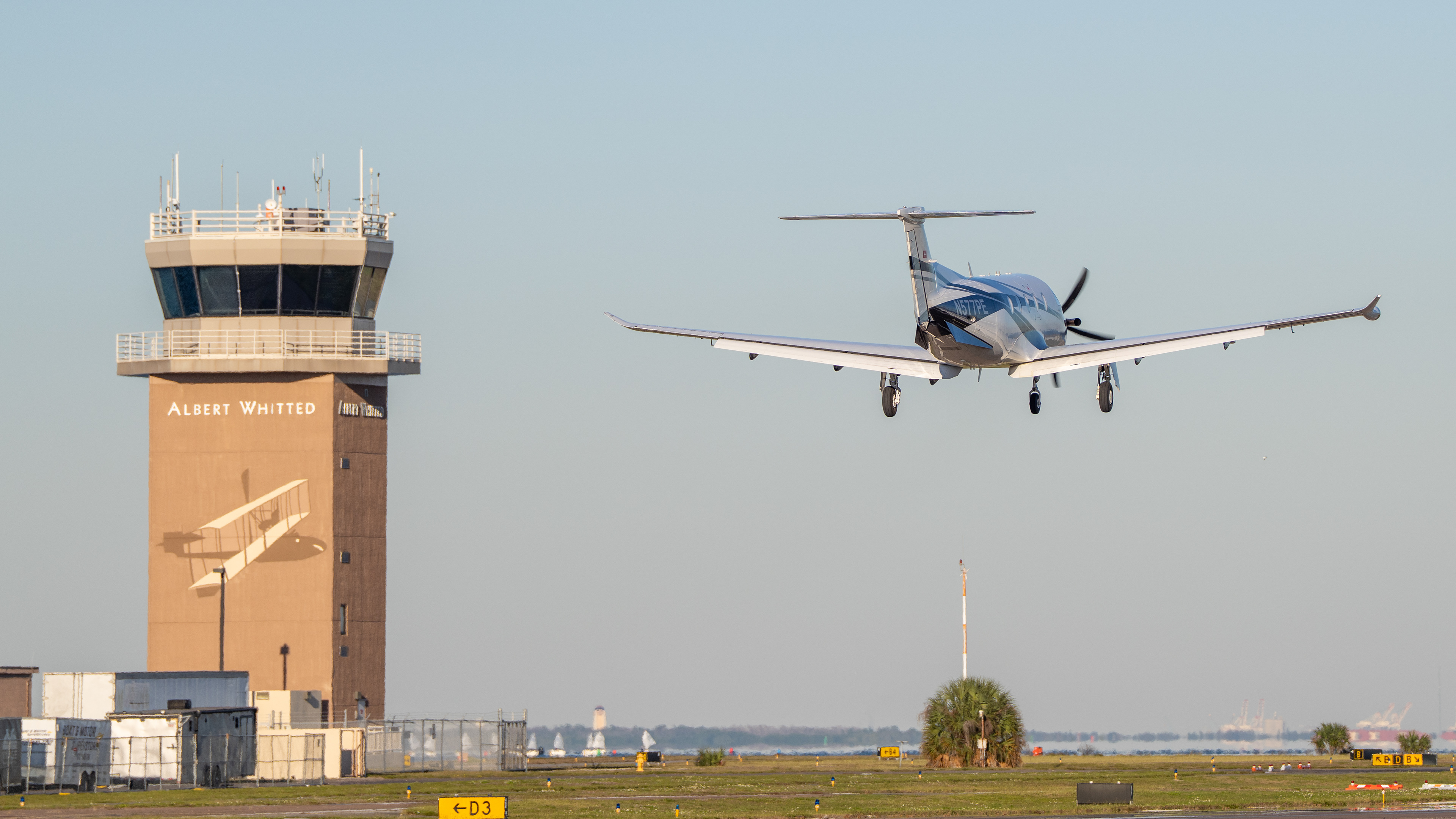 N48TS - Pilatus Pc12
