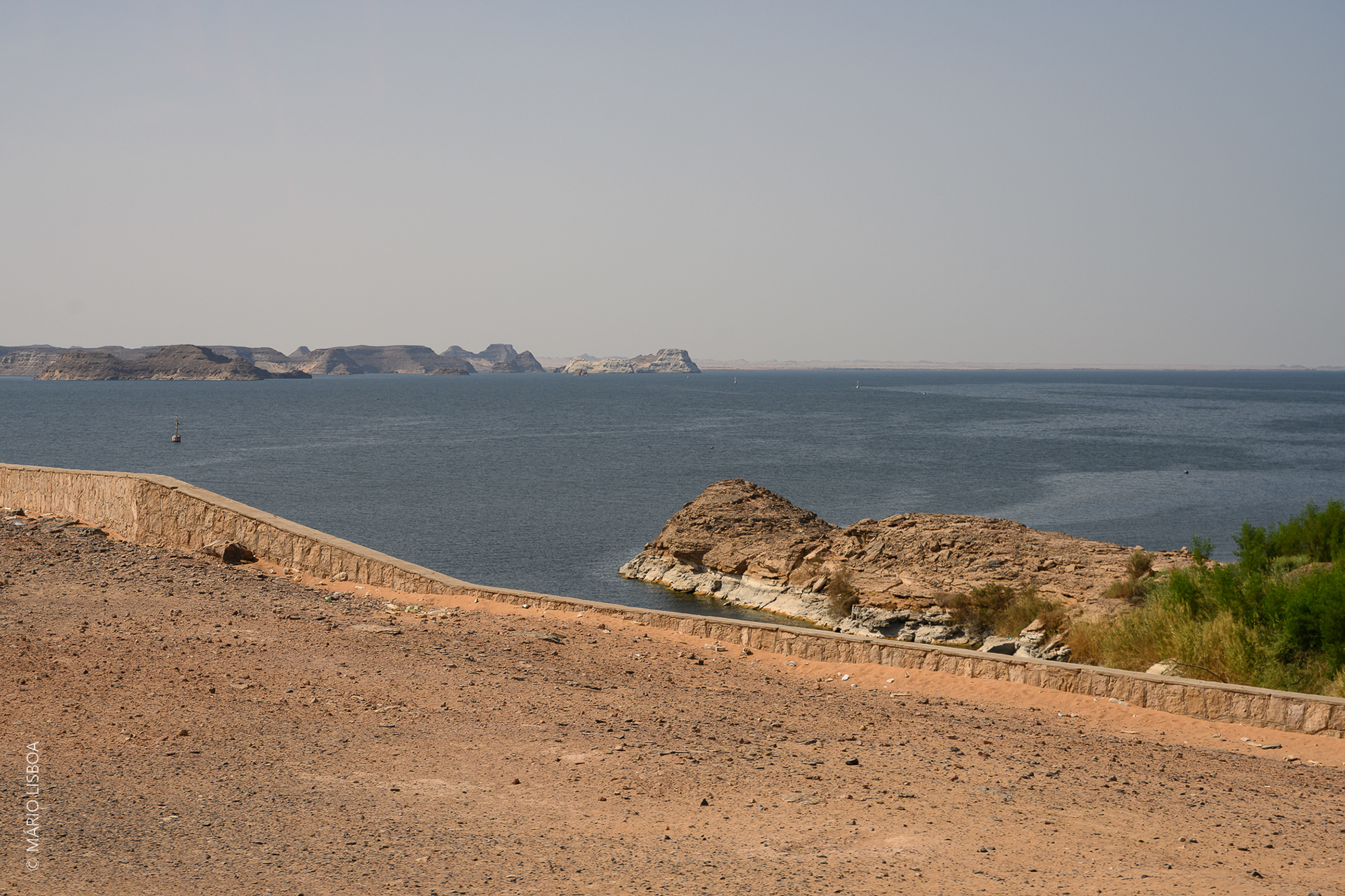 Lago Nasser junto aos templos.