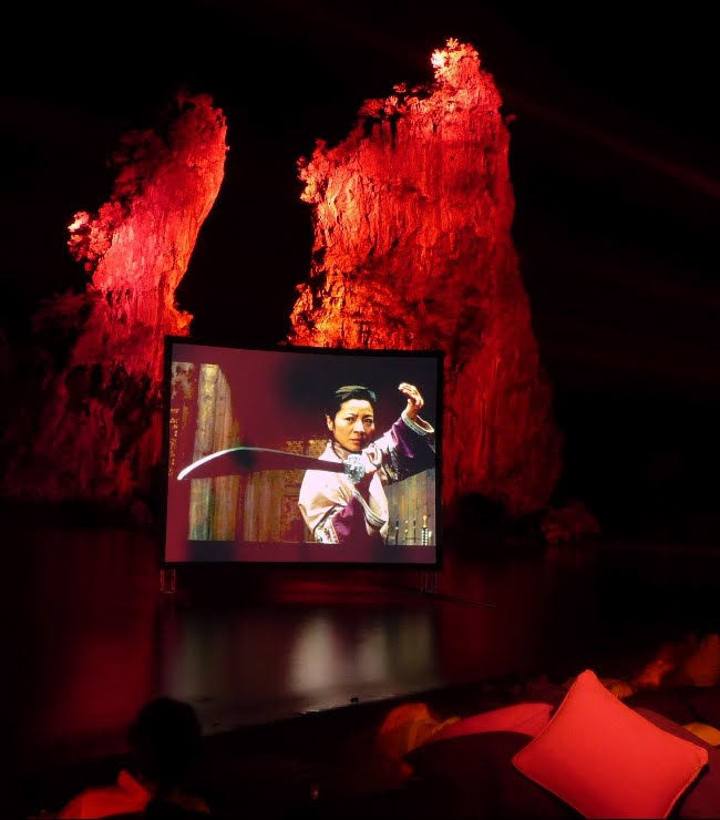 MOVIE IN A LAGOON - PHANG NGA BAY