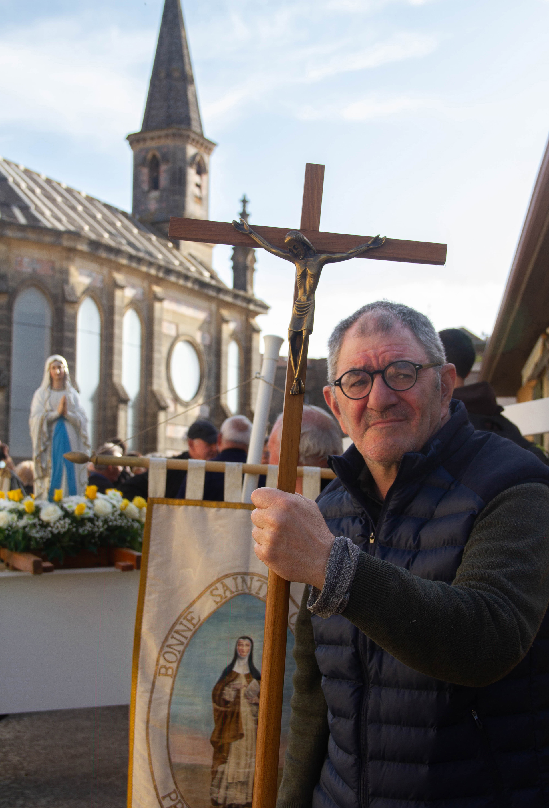 Pour ce retour des processions pour la pluie, c'est Perpignan inaugure la première en 2023, le 18 mars. Le 30 mars 2023, l’Hérault organise à son tour sa procession à Corneilhan, dans l'ouest du département. Presque une centaine de personnes étaient réunis ce jour là, pour ici, invoquer la Vierge. Les dernières processions pour la pluie, en France en général, ont eu lieu dans le courant des années 1960