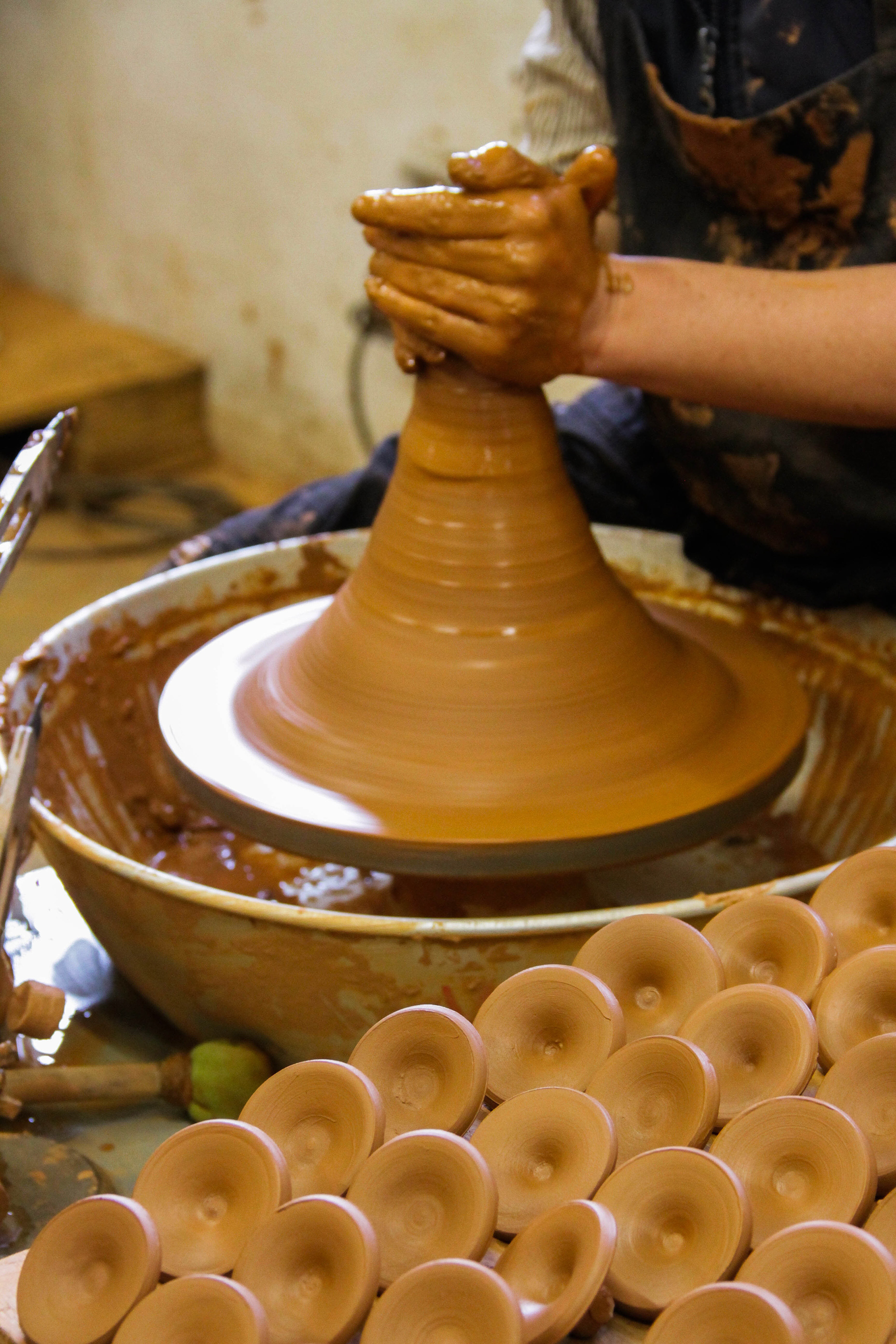 Corporate - Oyas Environnement, entreprise de poteries et modèle en ESS, confectionne des jarres multimillénaires, écologiques et économique en eau! Saint-Jean-de-Fos, 2021&2023