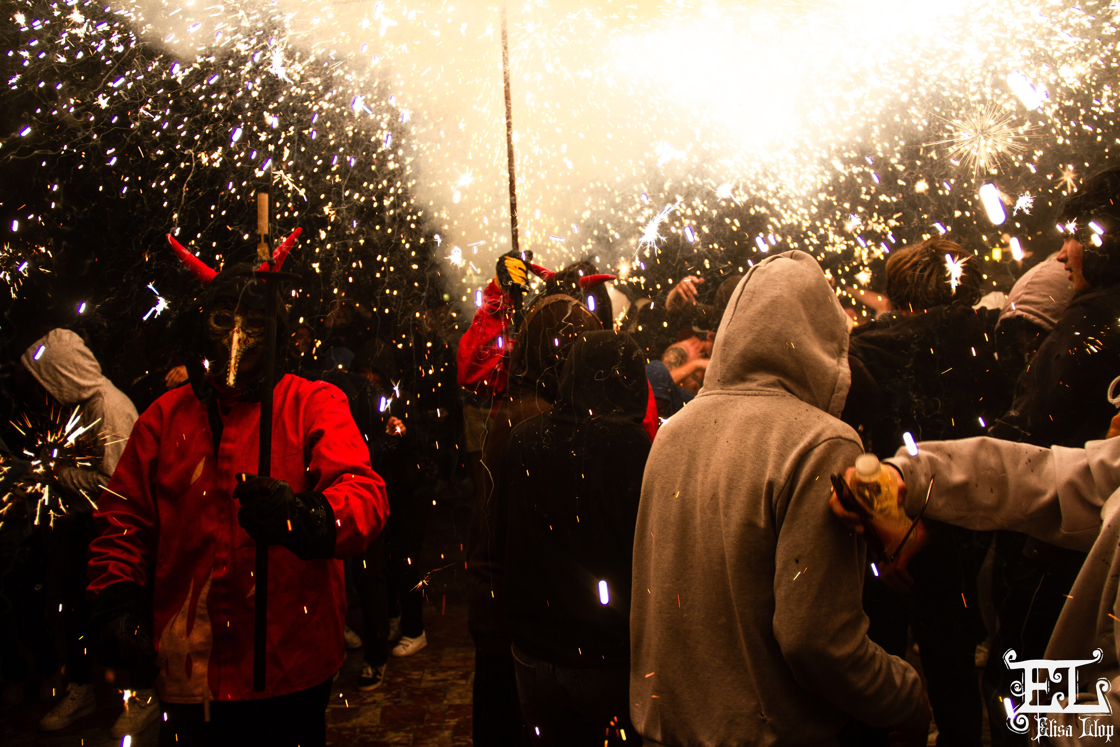 Correfoc Diables del Riberal lors de la fête de la Pau i Treva, Toulouges, mai 2024