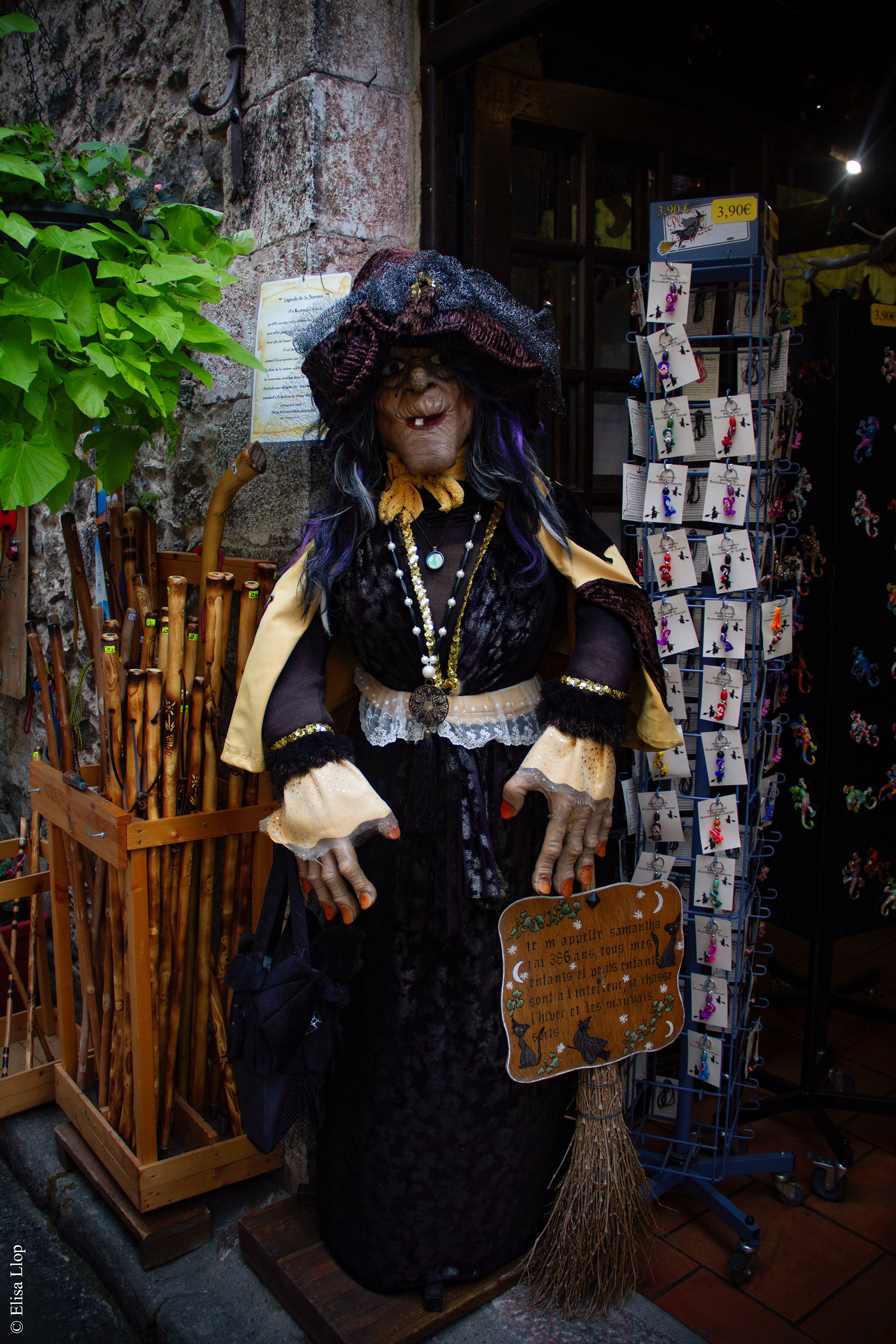 Boutique de Bruixes, Villefranche de Conflent, octobre 2023