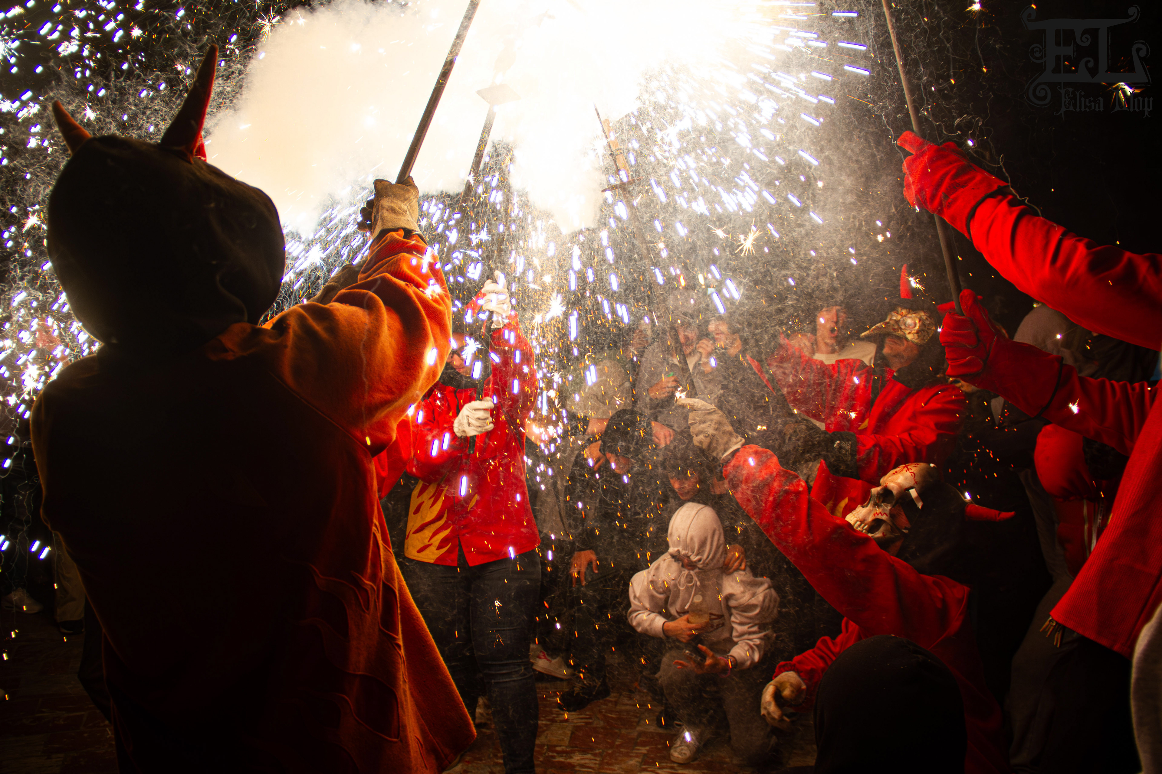 Correfoc Diables del Riberal lors de la fête de la Pau i Treva, Toulouges, mai 2024
