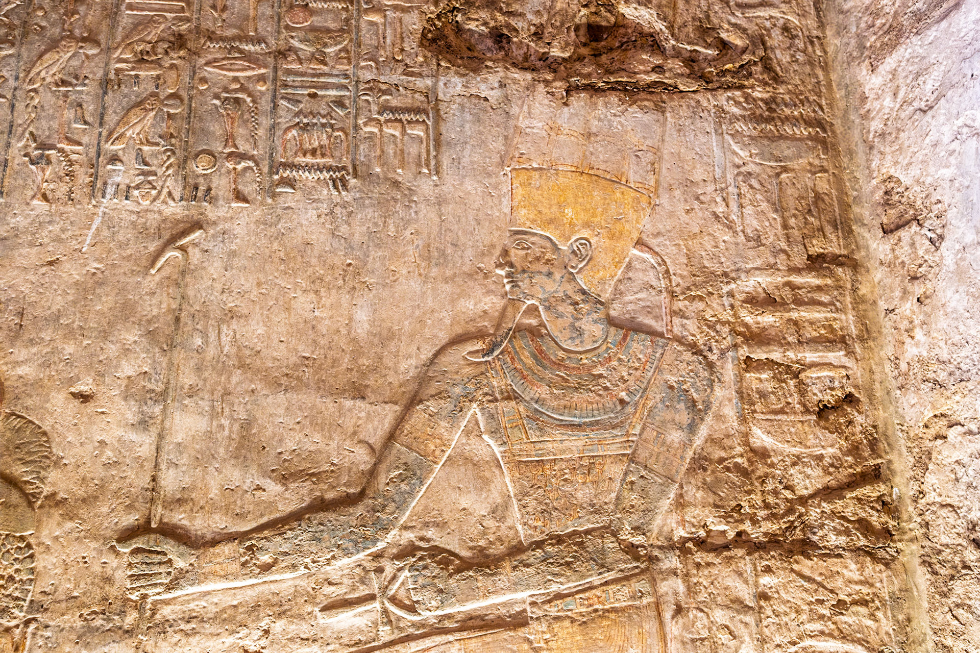 Amon-Re receiving food offering and censing from Ramsess II