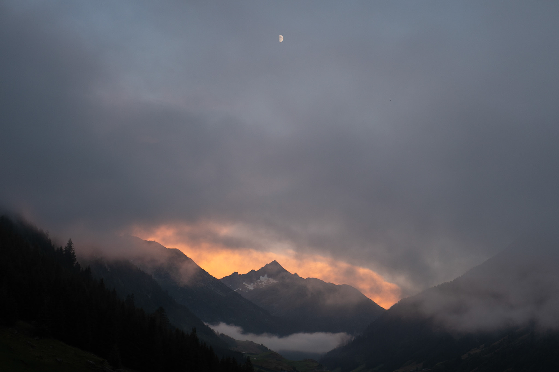 Sunset over Curaglia