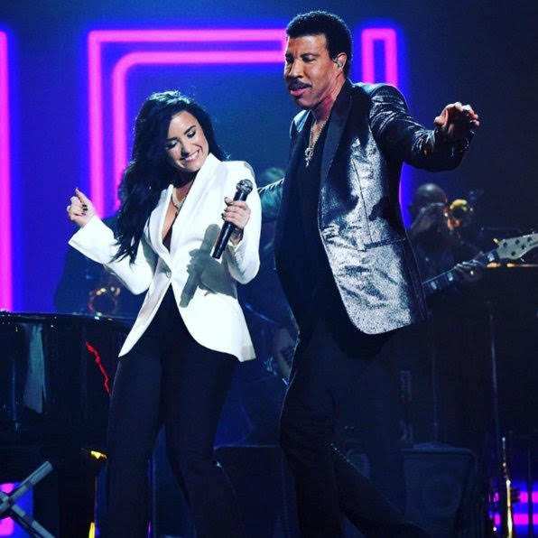 Demi Lovato Grammy's 2016 performance - Assisted by me