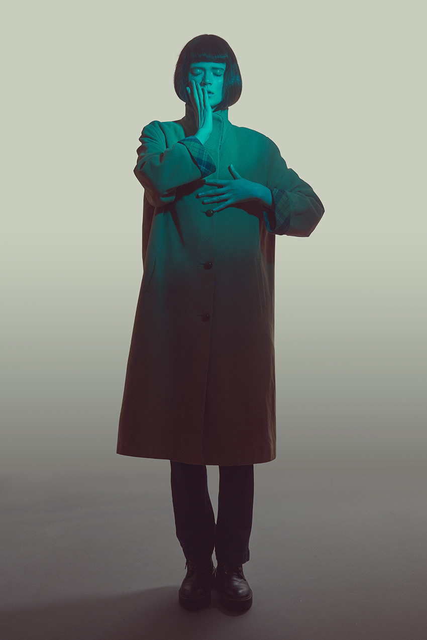 Kaya, fashion model at Supreme Management Paris agency shot in studio by Matthieu Hoarau