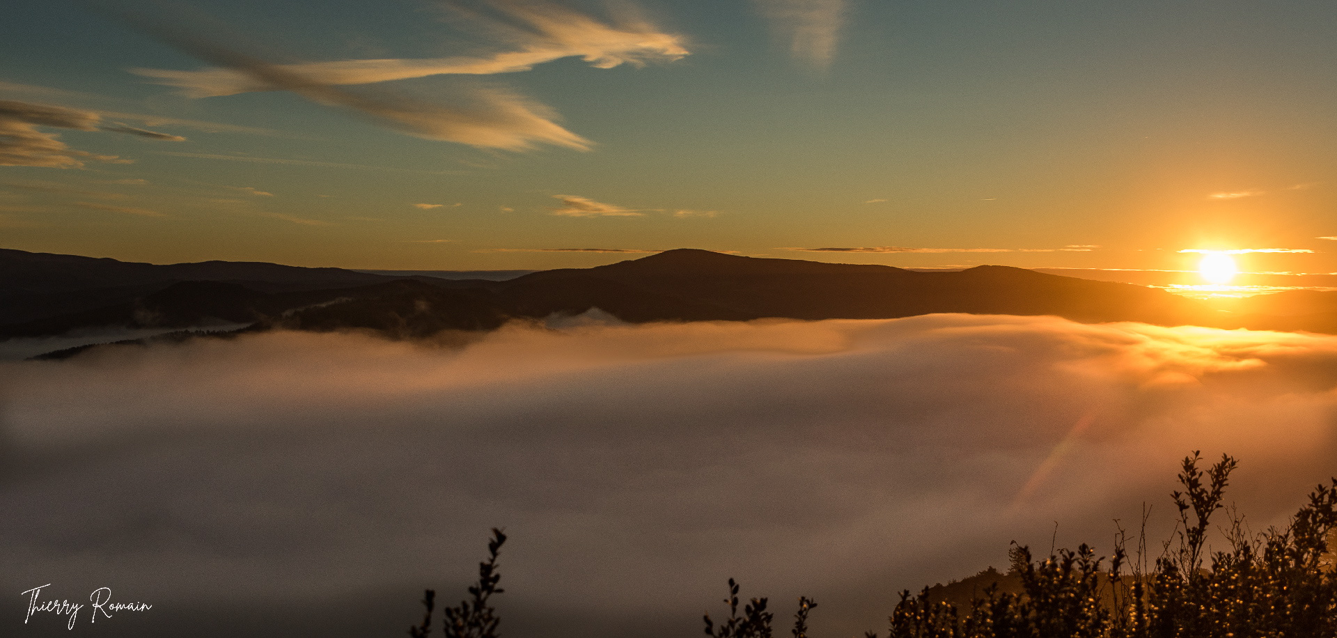 Depuis le causse : Nuages sur Florac (48)