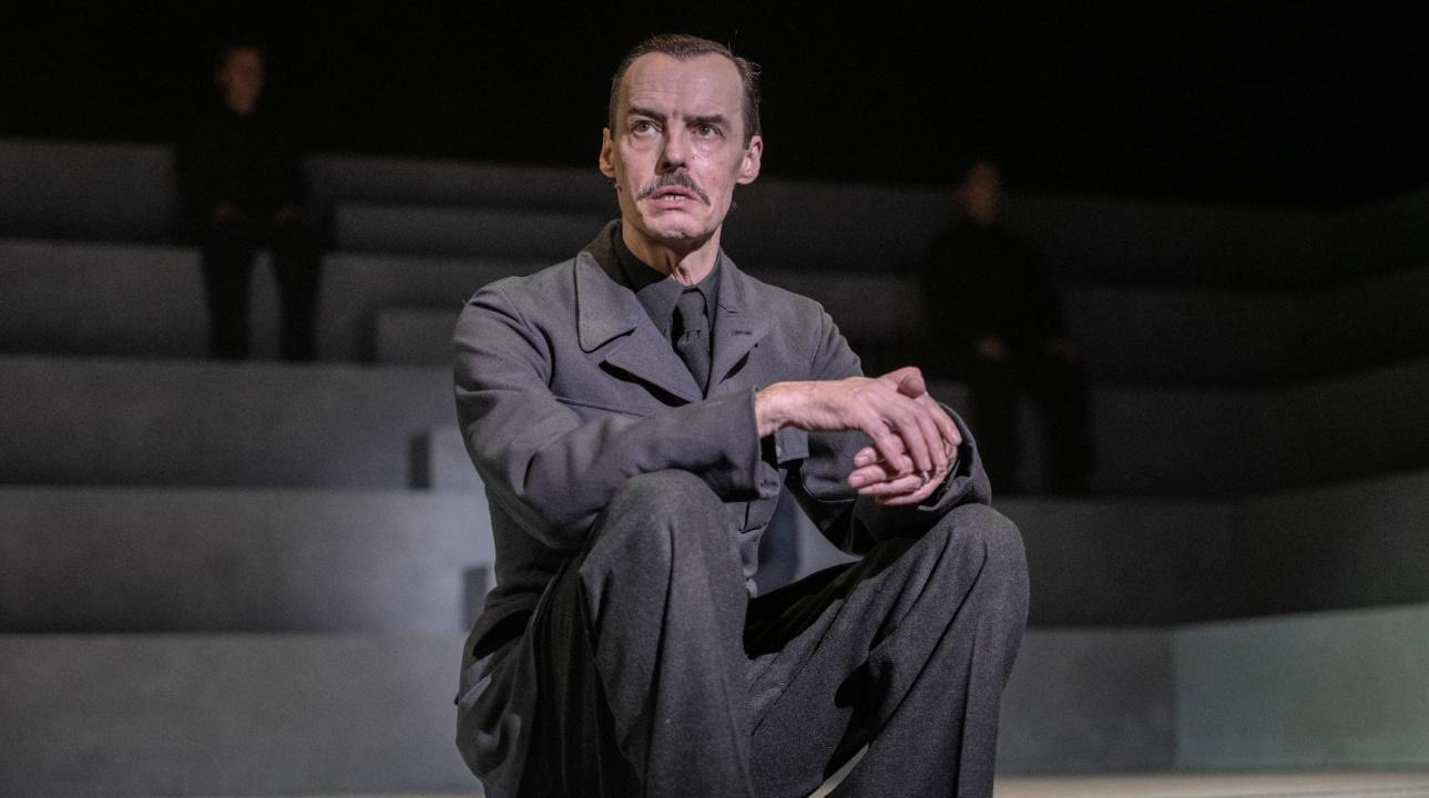 Paul Hilton as Iago