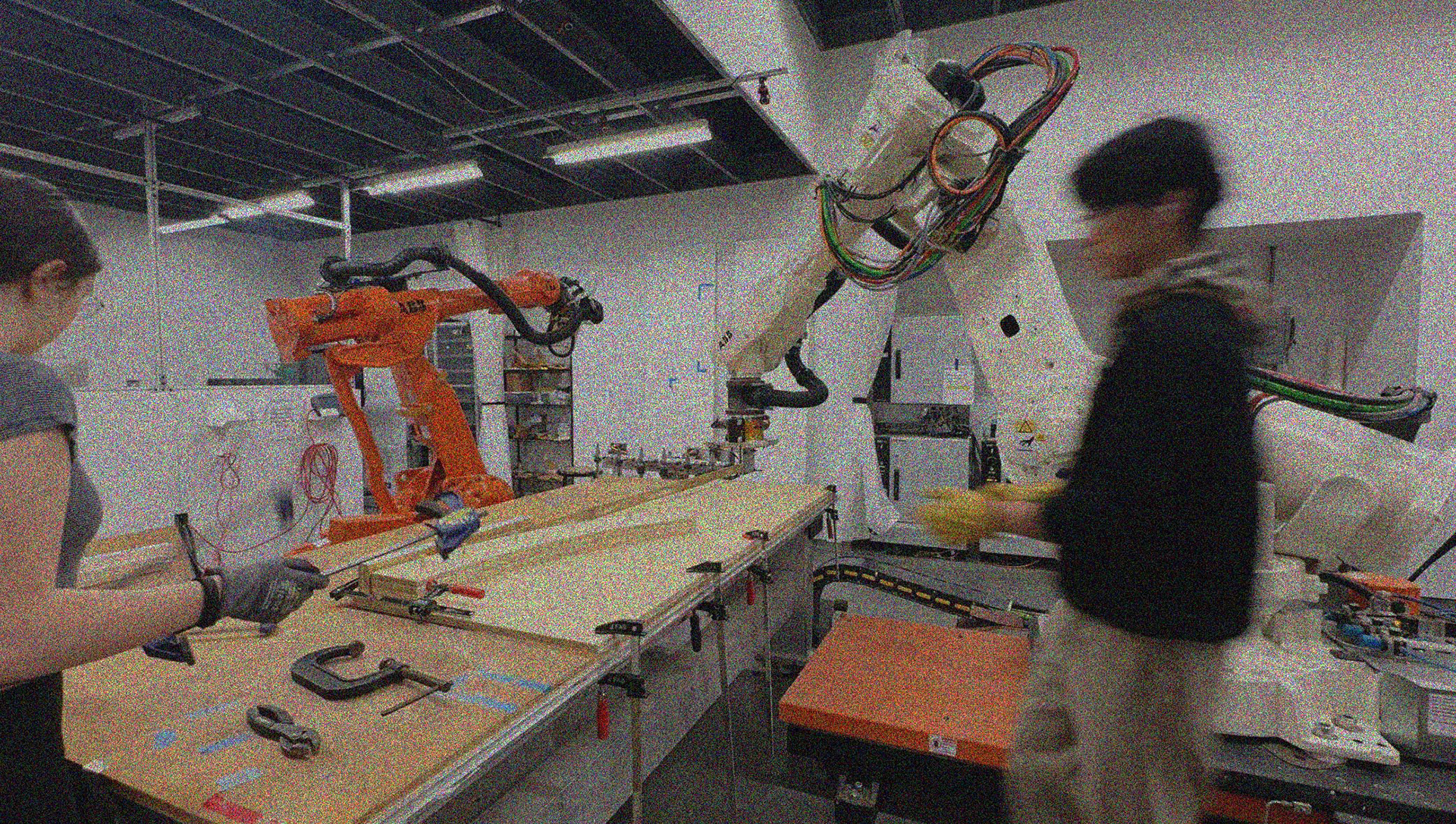 robotic arm bending test. 
