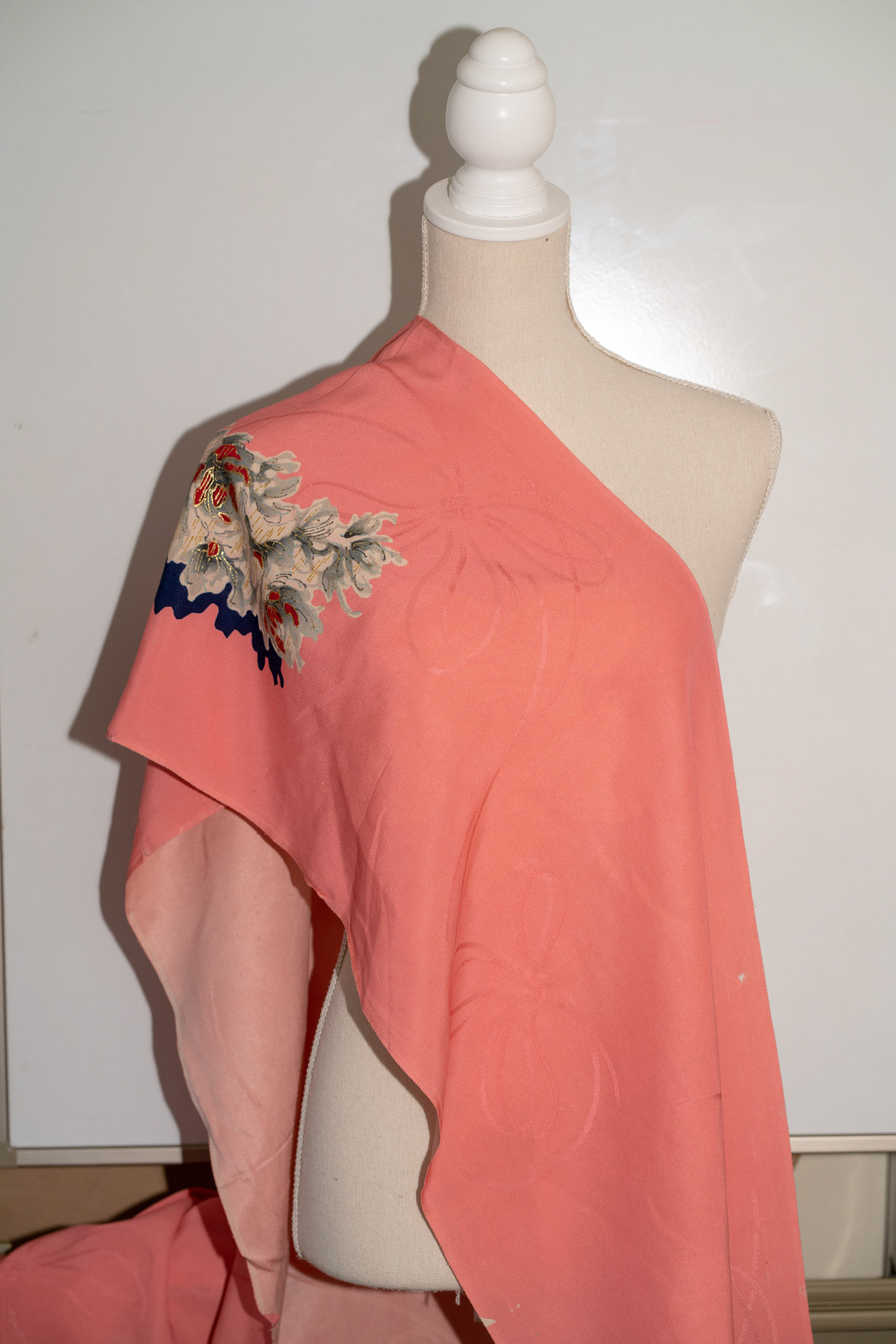 Vintage Kimono (Unknown, Untested) - Pink Flowers
