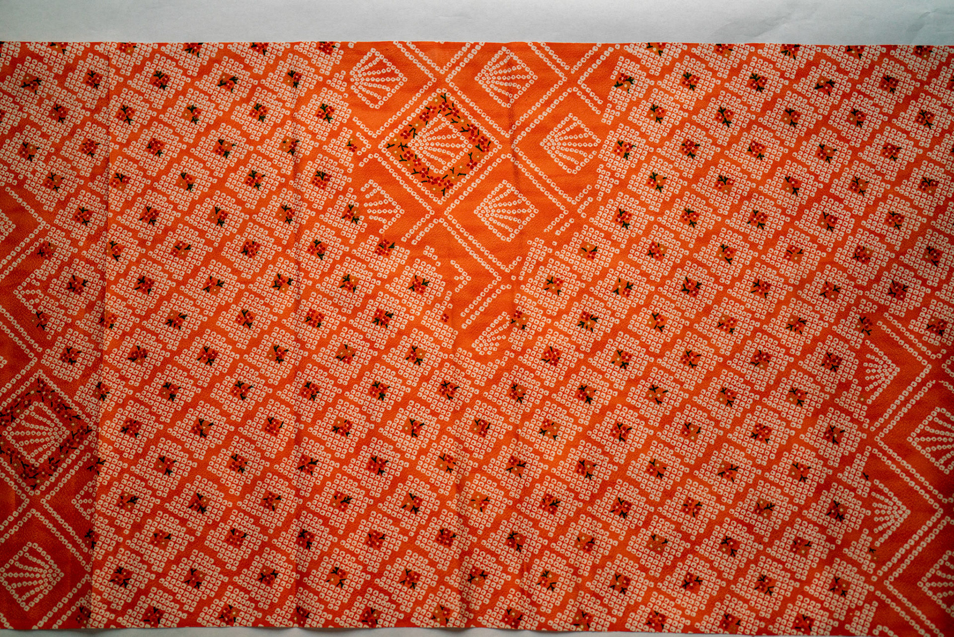 PO1 - Polyester Kimono - Orange Flowers & Faux Shibori (Tie Dye)