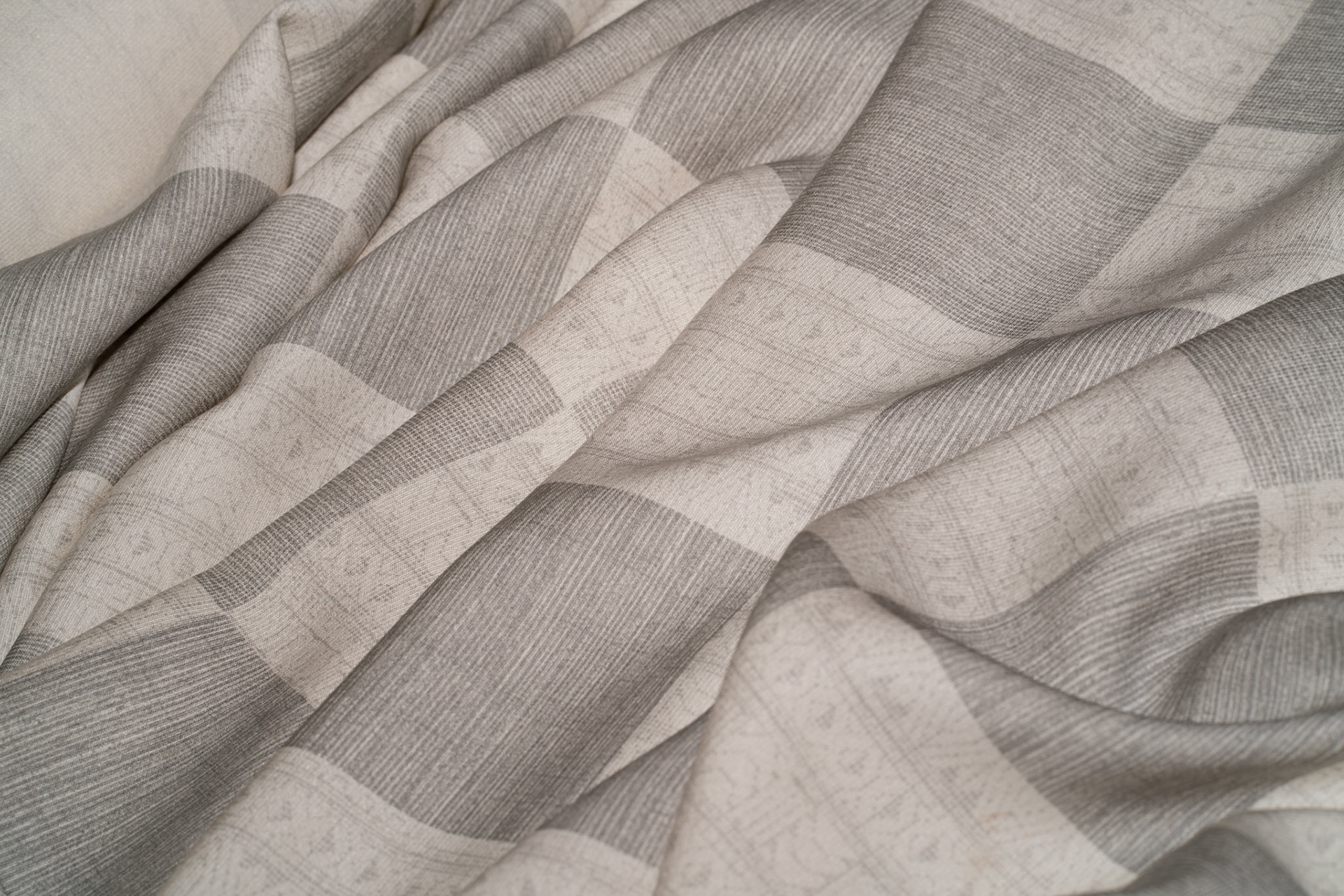 SG1 - Silk Kimono - Grey Squares, Very Soft and Very Light