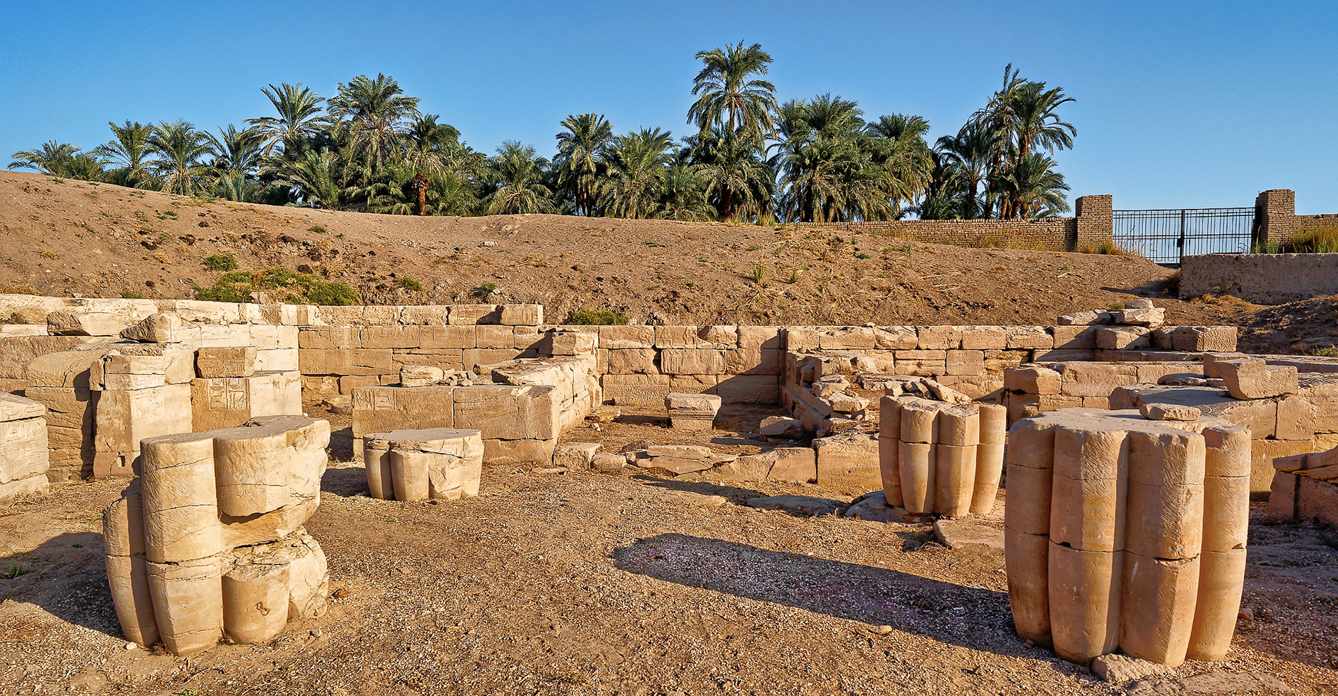 temple de Mout