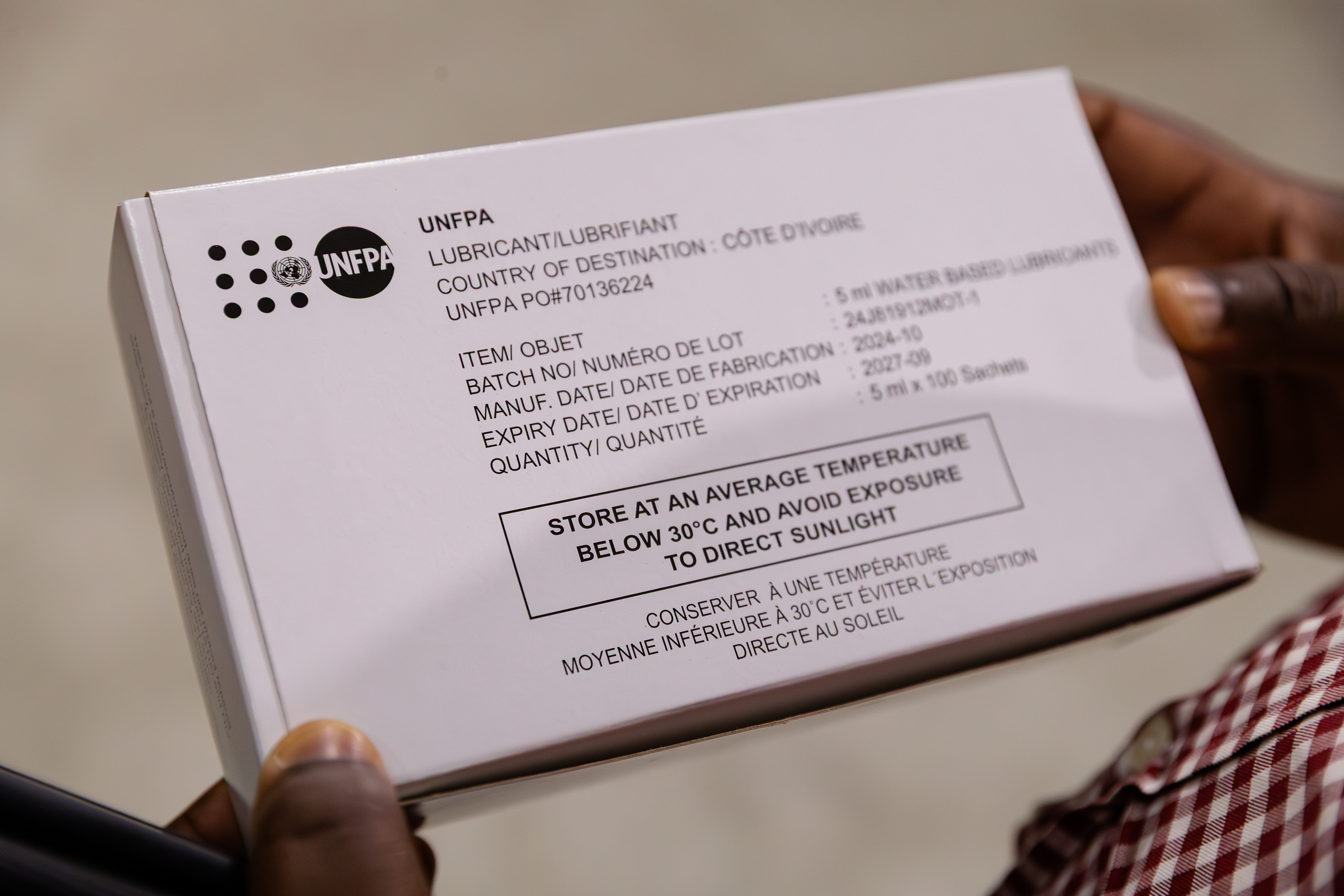 On 8 September 2025 in Abidjan, ahead of the official visit of UNFPA’s Executive Director, photos were taken at the warehouse of the Nouvelle Pharmacie de la Santé Publique (NPSP). The NPSP, supported by UNFPA, plays a crucial role in ensuring the geographic availability and financial accessibility of quality medicines across Côte d’Ivoire’s public and semi-public health facilities. The warehouse serves as a central hub for the storage and distribution of essential health commodities nationwide.