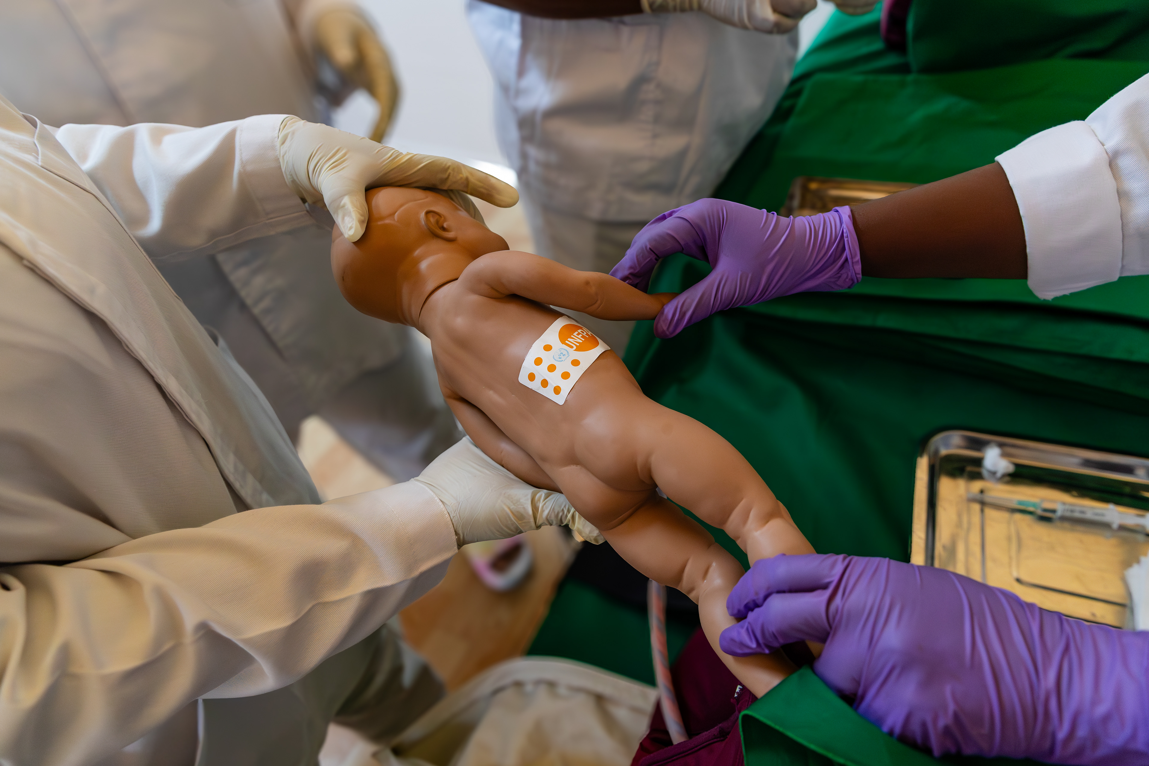 On 9 September 2025 in Abidjan, UNFPA Executive Director, Dr. Diene Keita, visited the Institut National de Formation des Agents de Santé (INFAS). During her tour, she interacted with students in midwifery and other health disciplines, observing their training and commitment to strengthening maternal and reproductive health care in Côte d’Ivoire.
