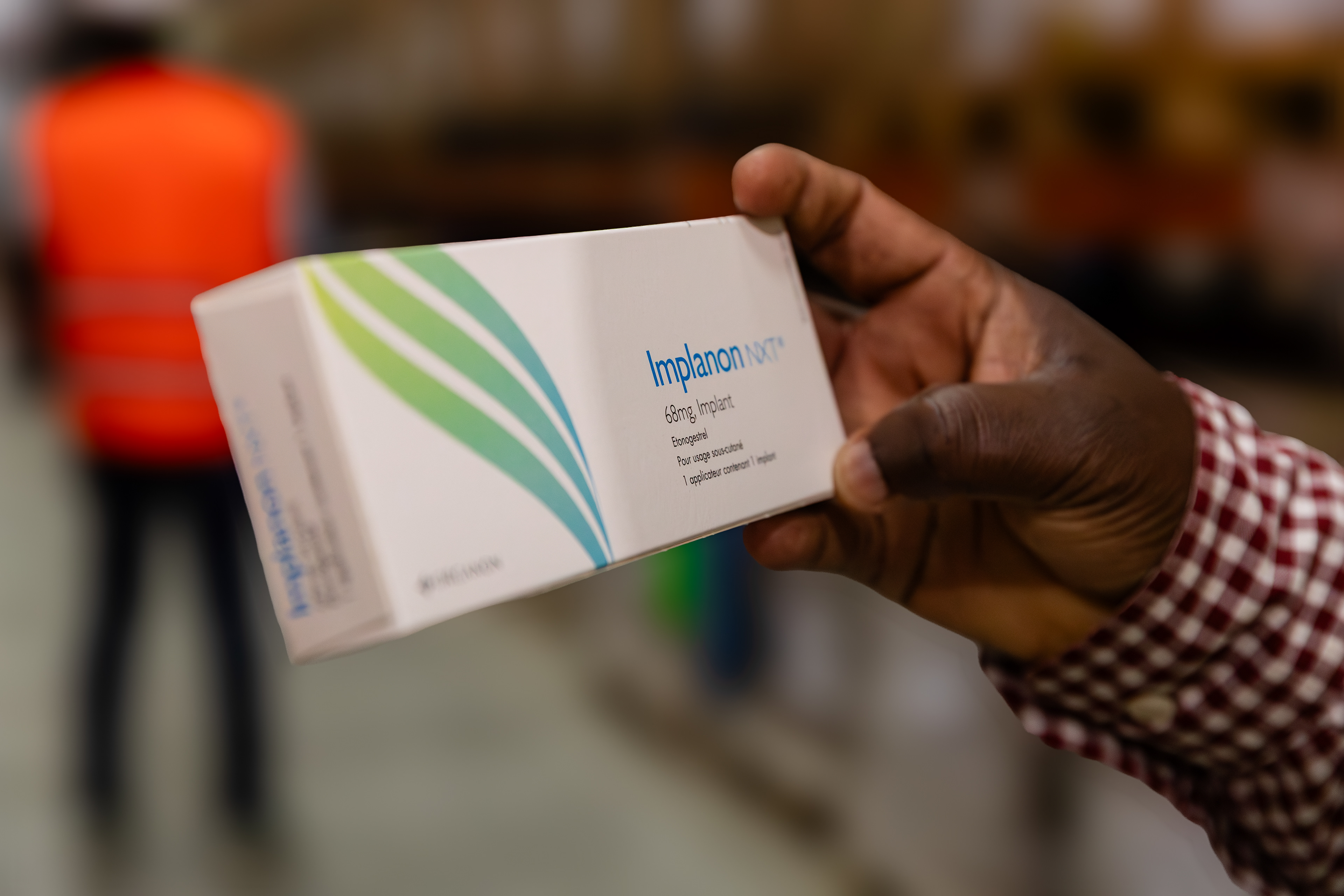 On 8 September 2025 in Abidjan, ahead of the official visit of UNFPA’s Executive Director, photos were taken at the warehouse of the Nouvelle Pharmacie de la Santé Publique (NPSP). The NPSP, supported by UNFPA, plays a crucial role in ensuring the geographic availability and financial accessibility of quality medicines across Côte d’Ivoire’s public and semi-public health facilities. The warehouse serves as a central hub for the storage and distribution of essential health commodities nationwide.