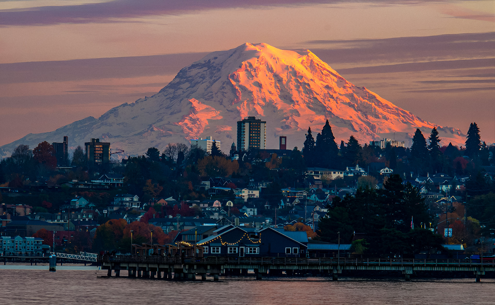 Mt. Rainier from Tacoma (WA)