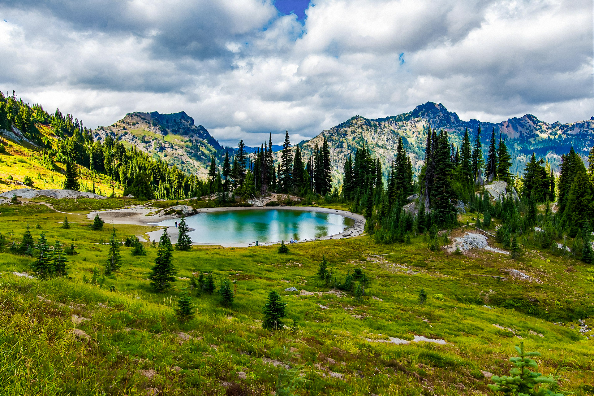 Naches Peak Trail at Mt. Rainier (WA)