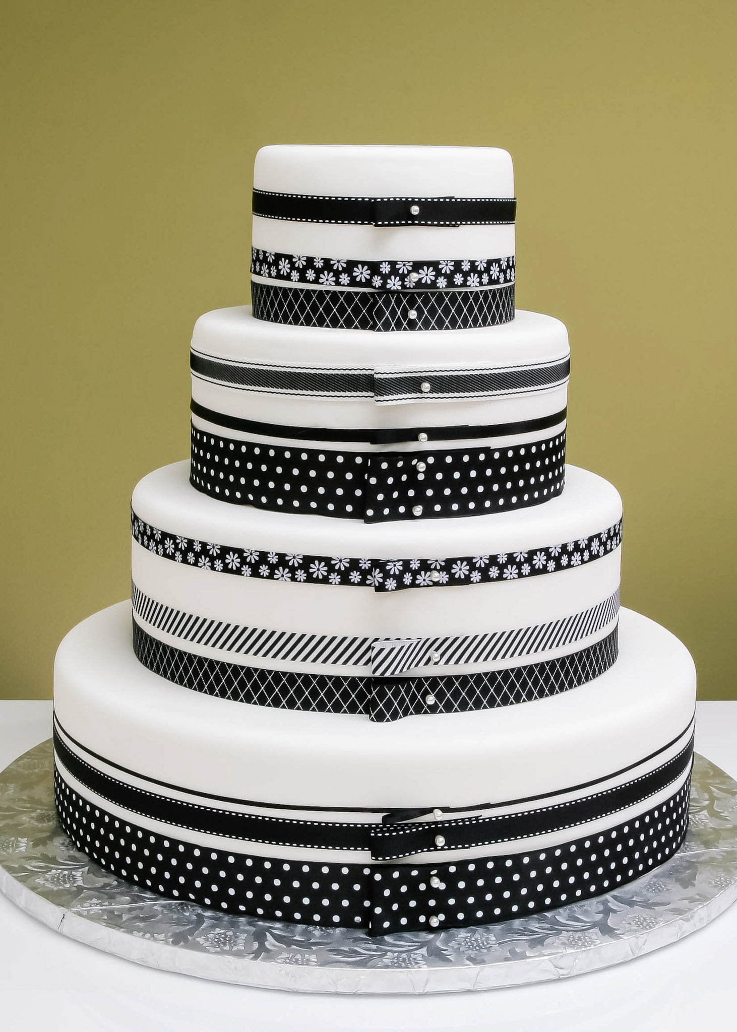 Black & White Ribbon Wedding Cake