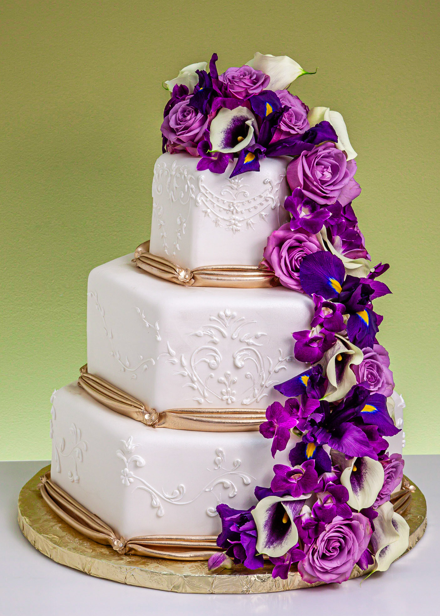 Golden Royalty Wedding Cake
