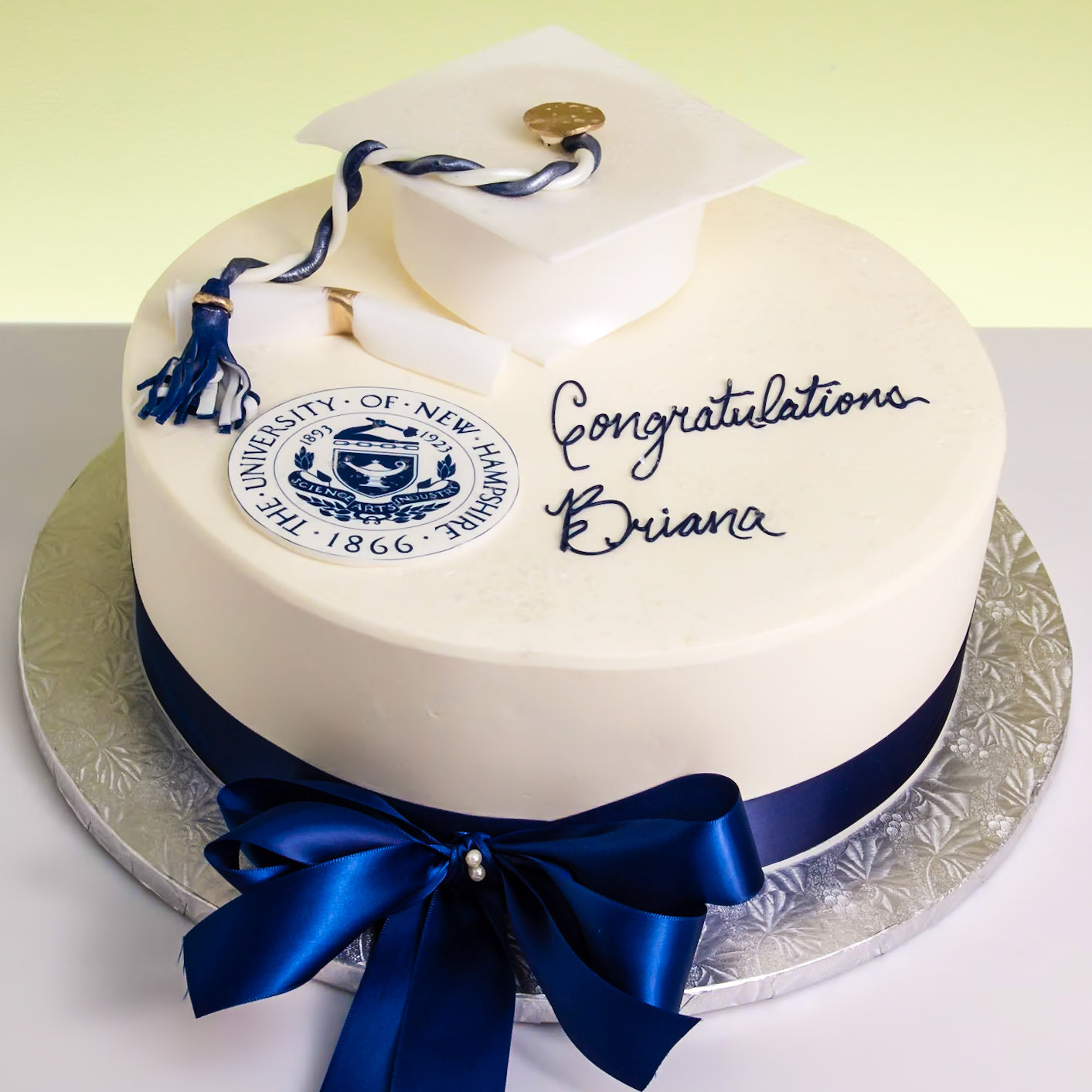 UNH Graduation Cake