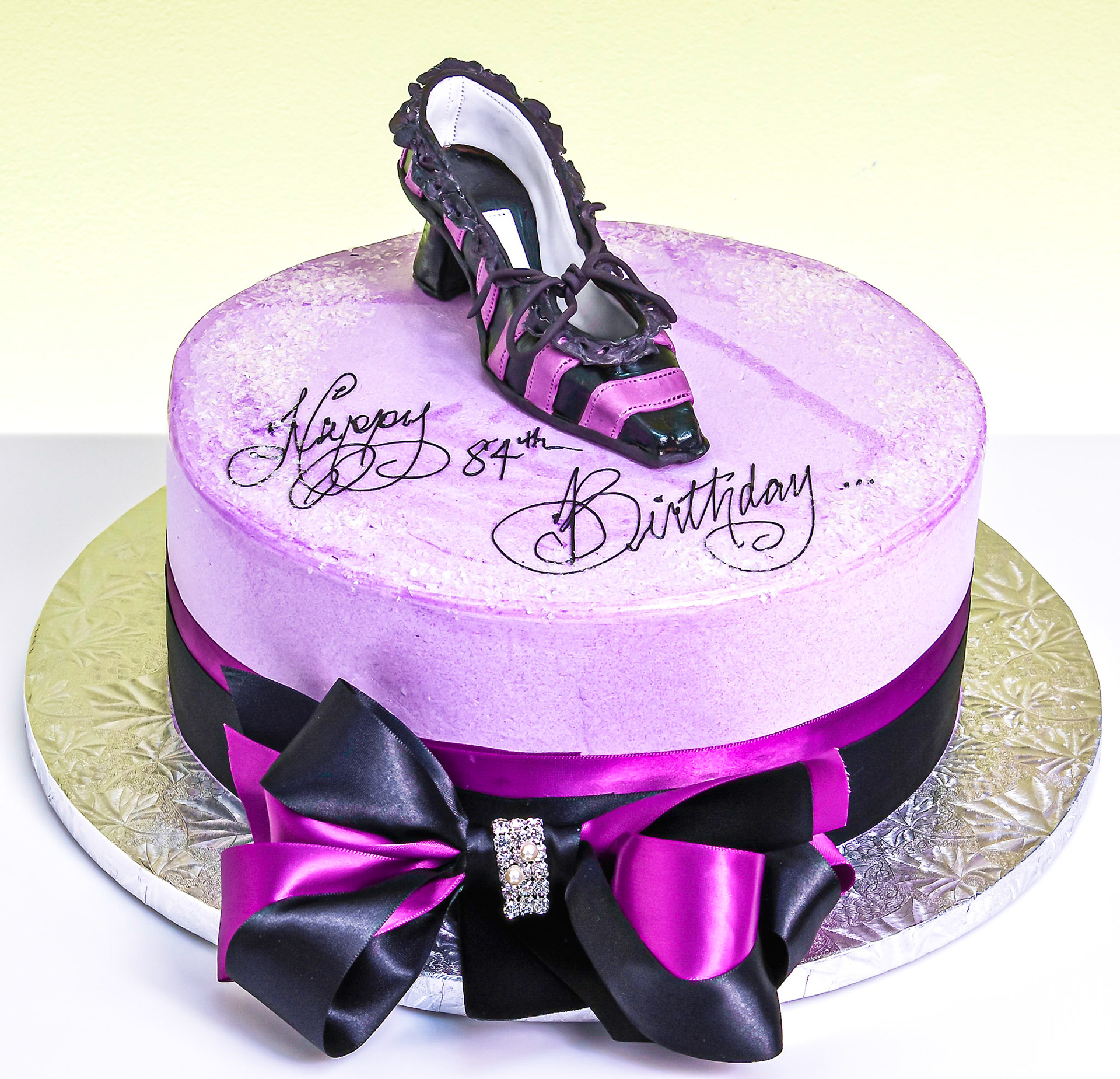 Glamour Heels & Bow Cake