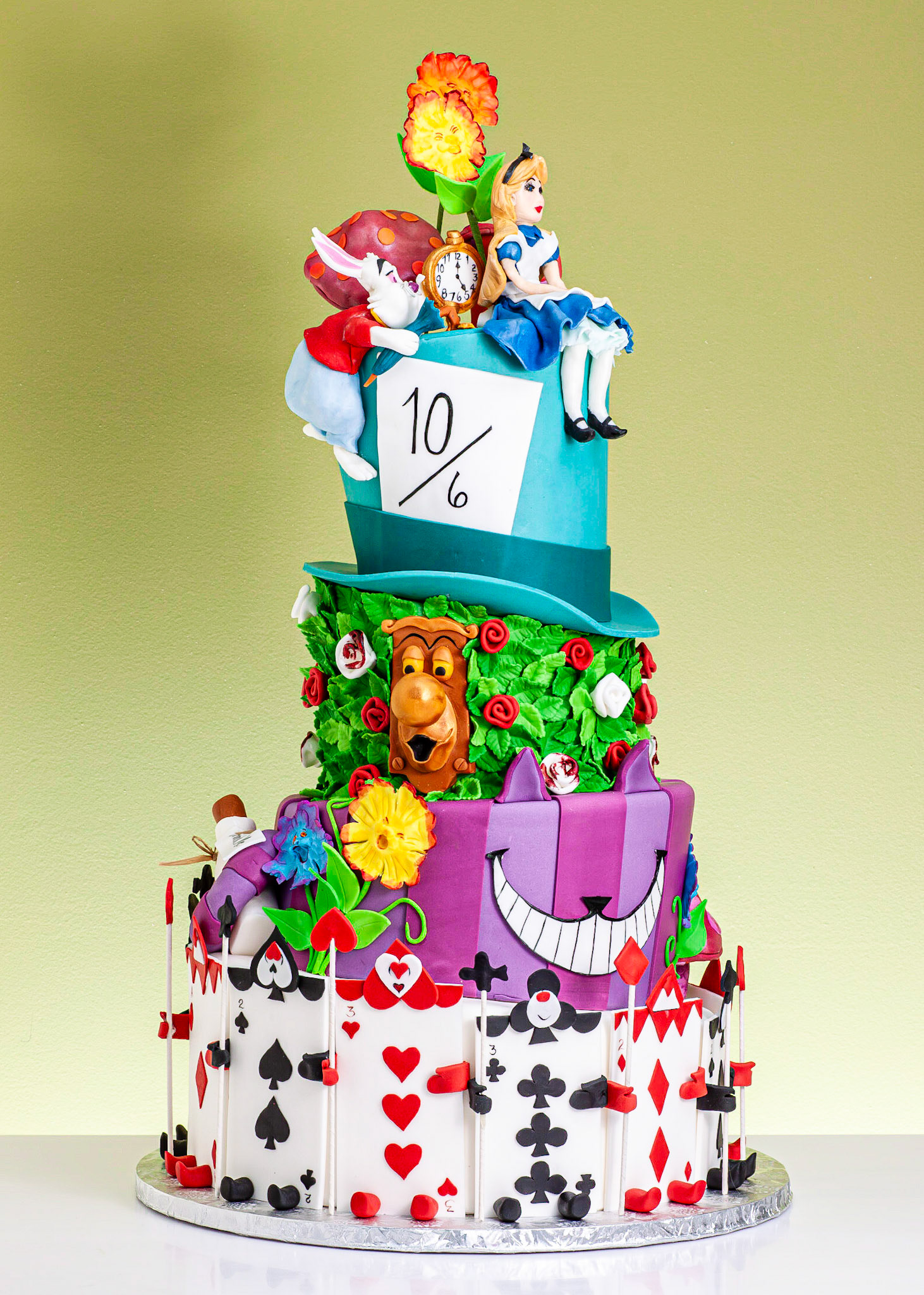 Alice in Wonderland Wedding Cake