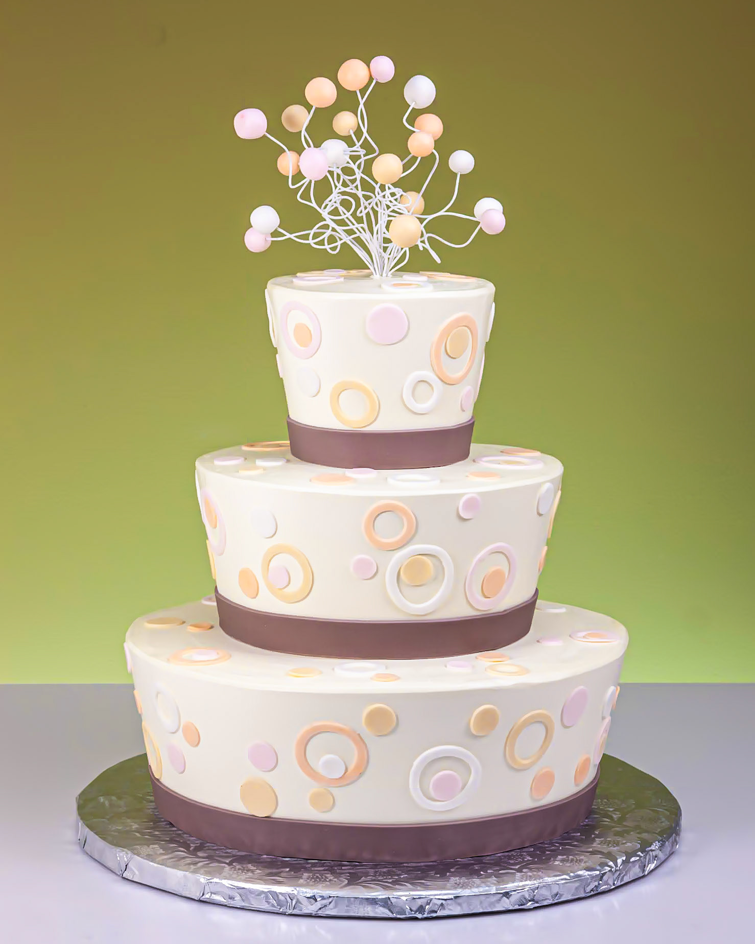 Retro Circles & Balls Wedding Cake