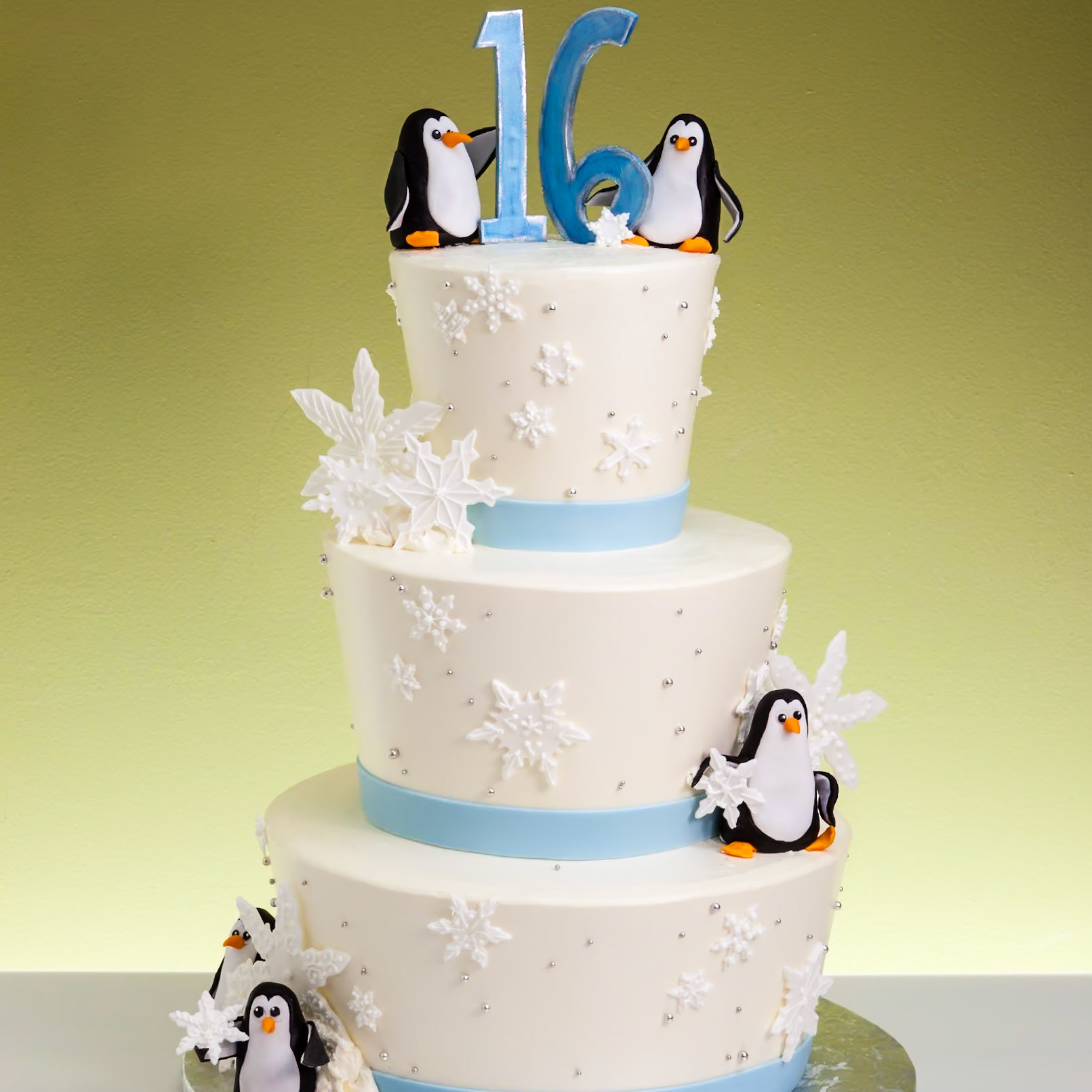 Penguin Celebration Cake