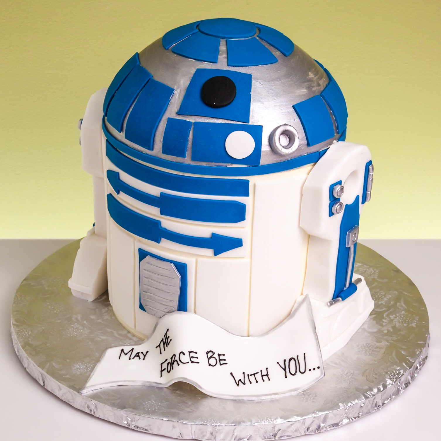 R2-D2 Cake