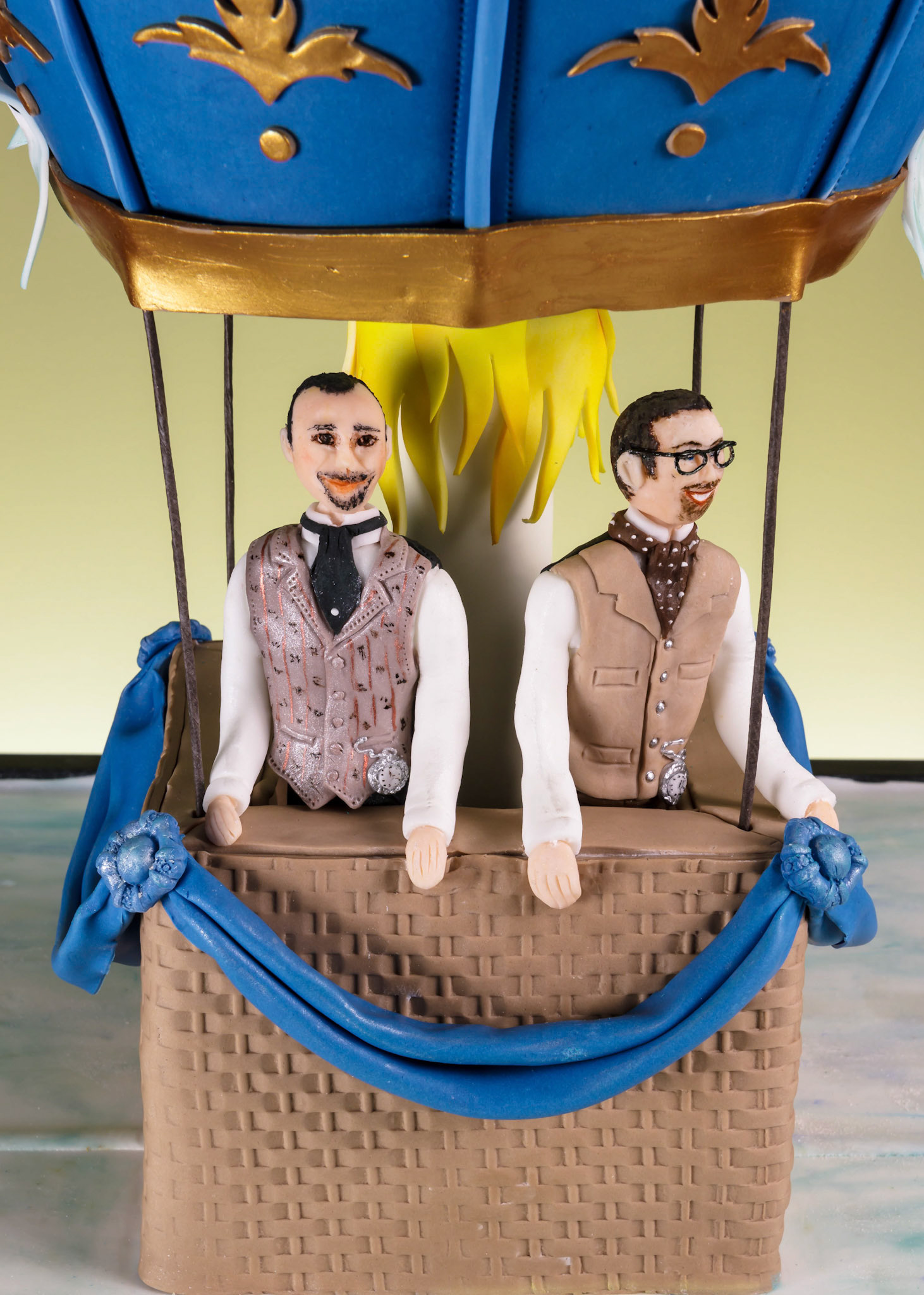 Hot Air Balloon Wedding Cake (close-up)