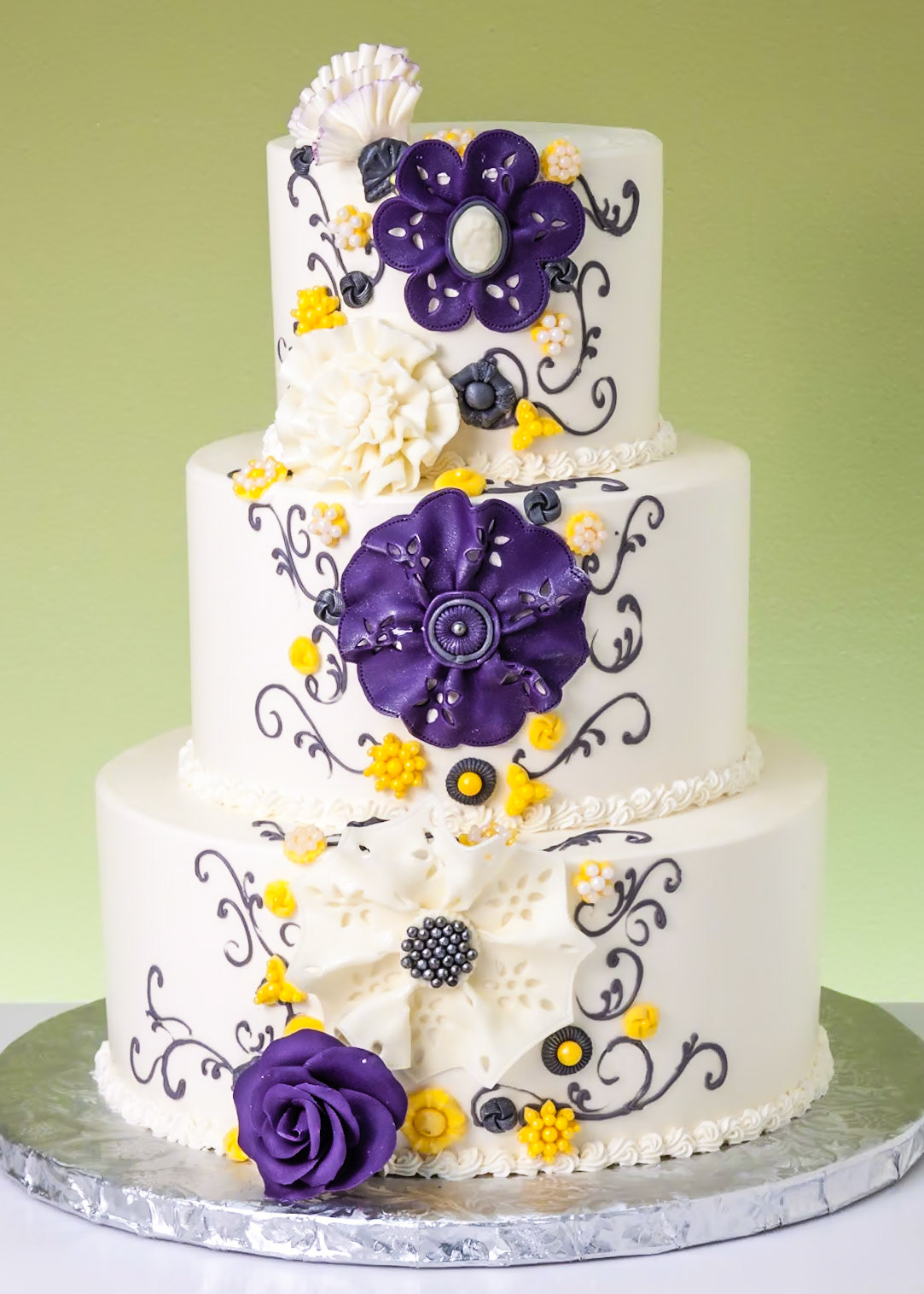 Charm & Filigree Wedding Cake