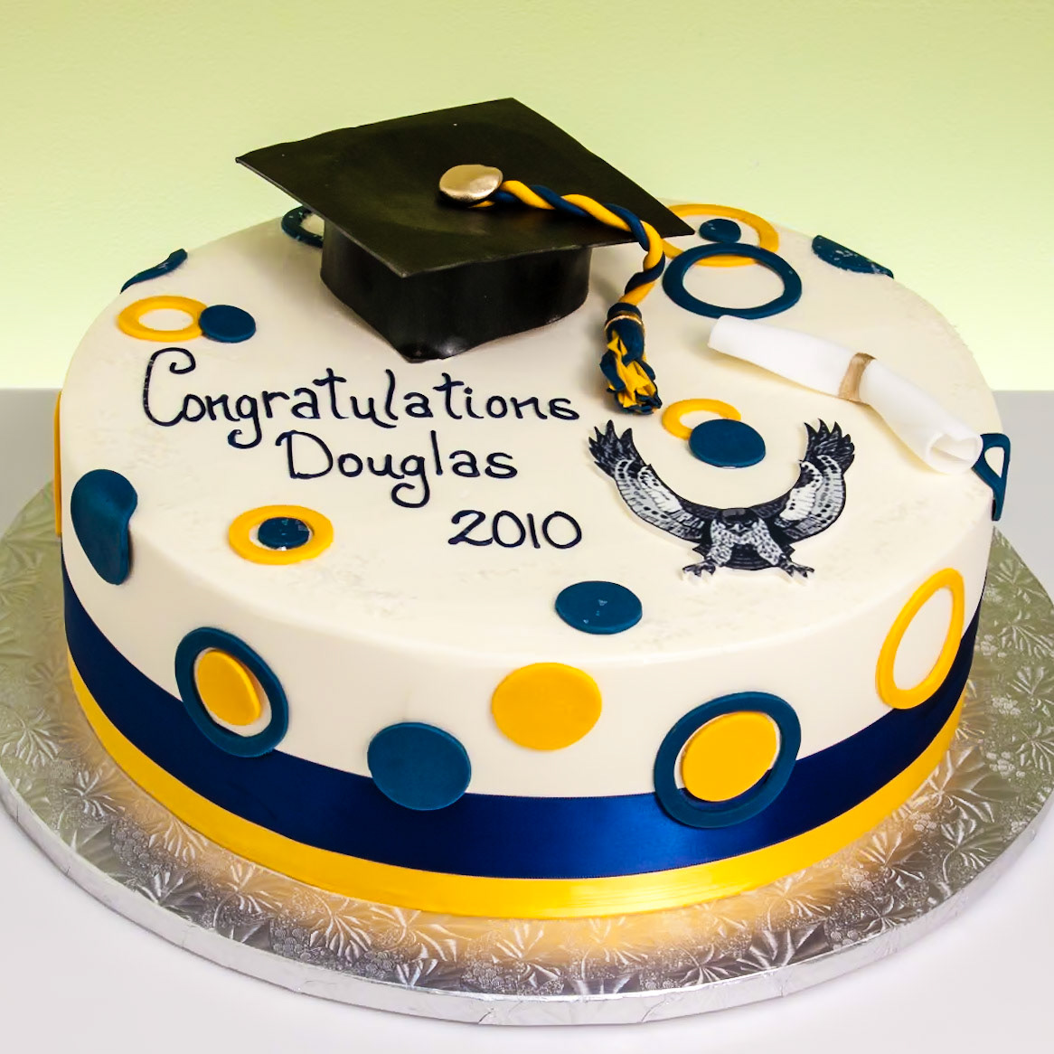 Bow Graduation Cake