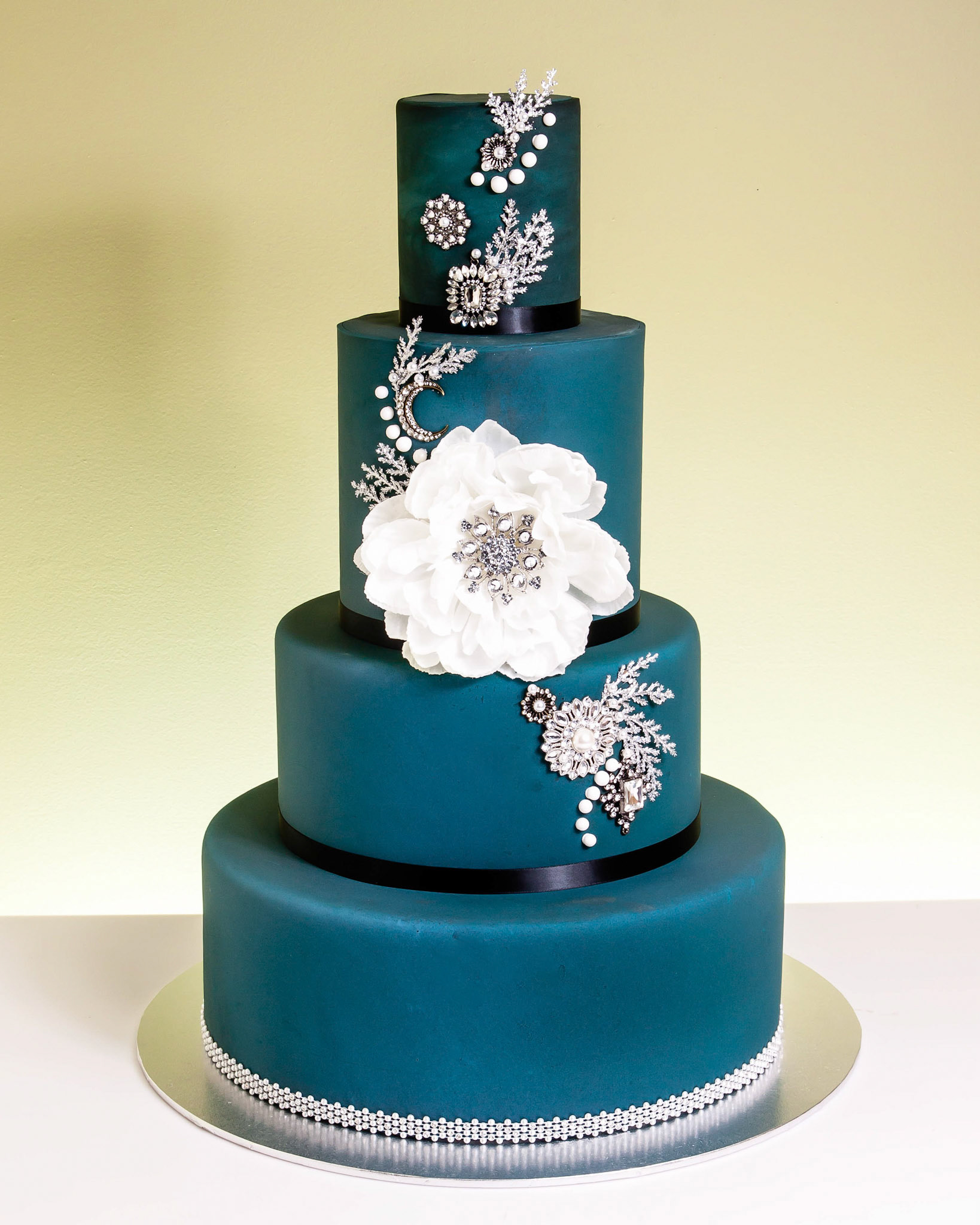 Modern Applique Wedding Cake