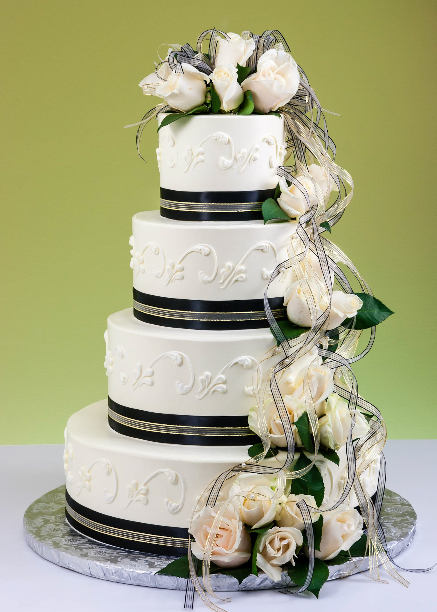Timeless Black & White Wedding Cake