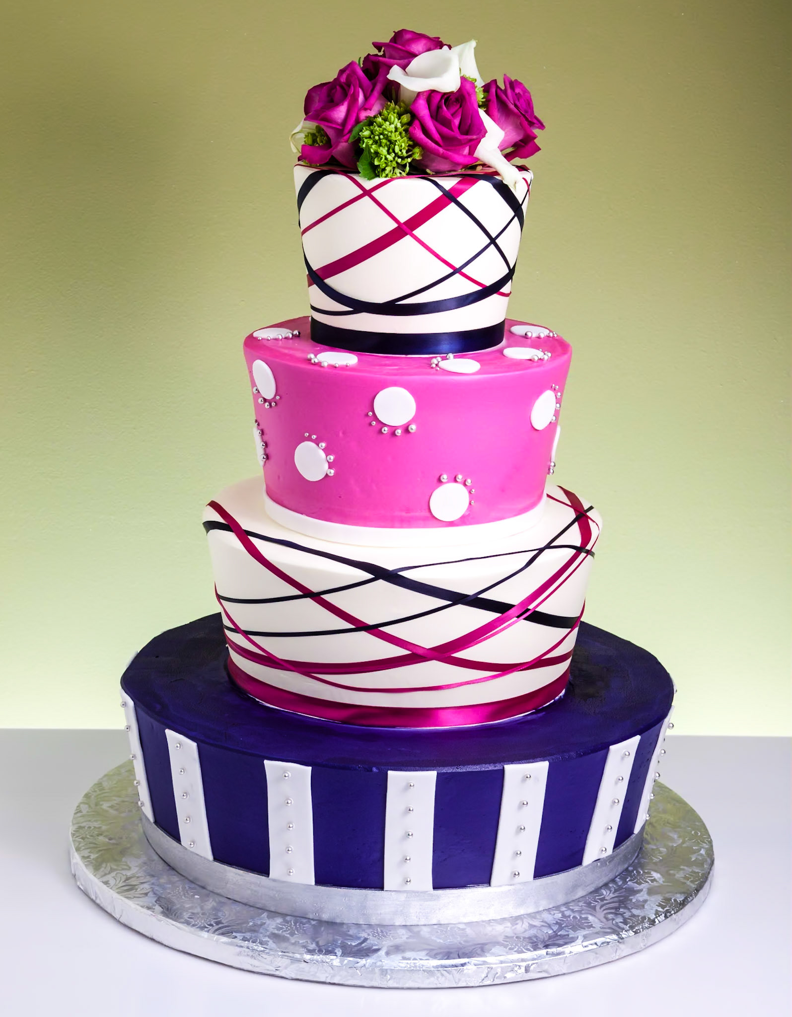Fantasy Garland Wedding Cake