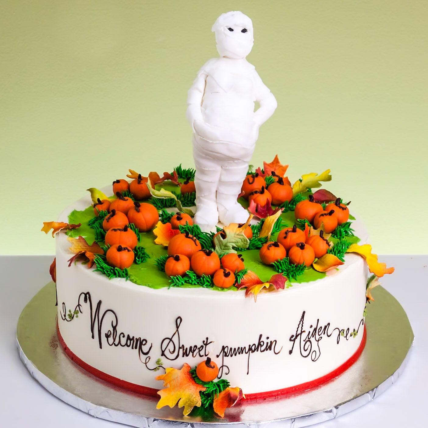 Mummy to Be Cake