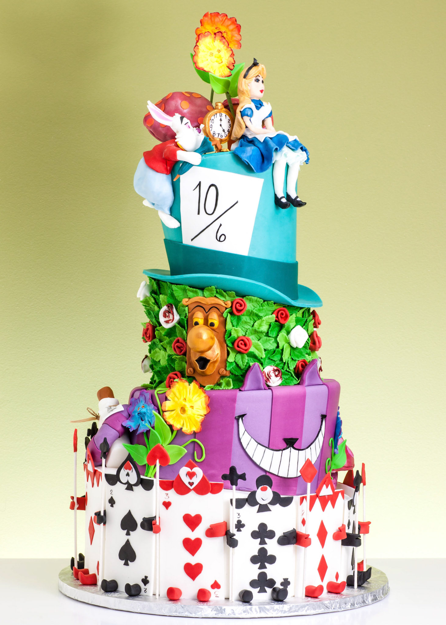 Alice in Wonderland Wedding Cake