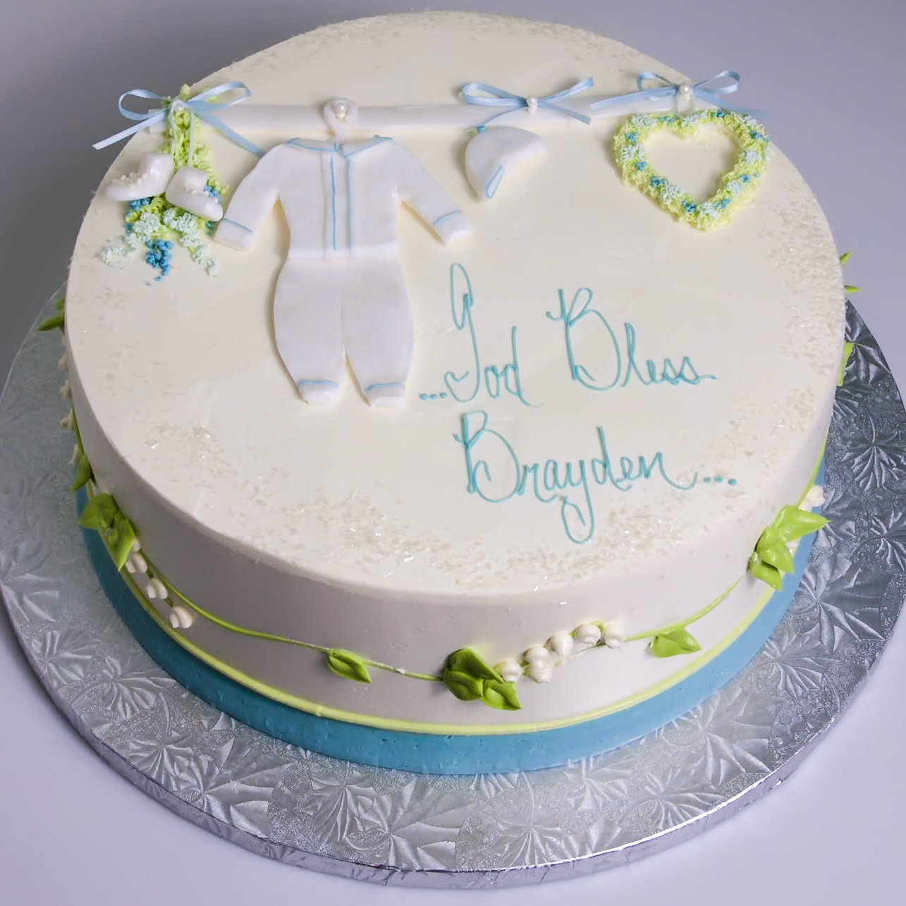 Suit on Peg Hook Cake