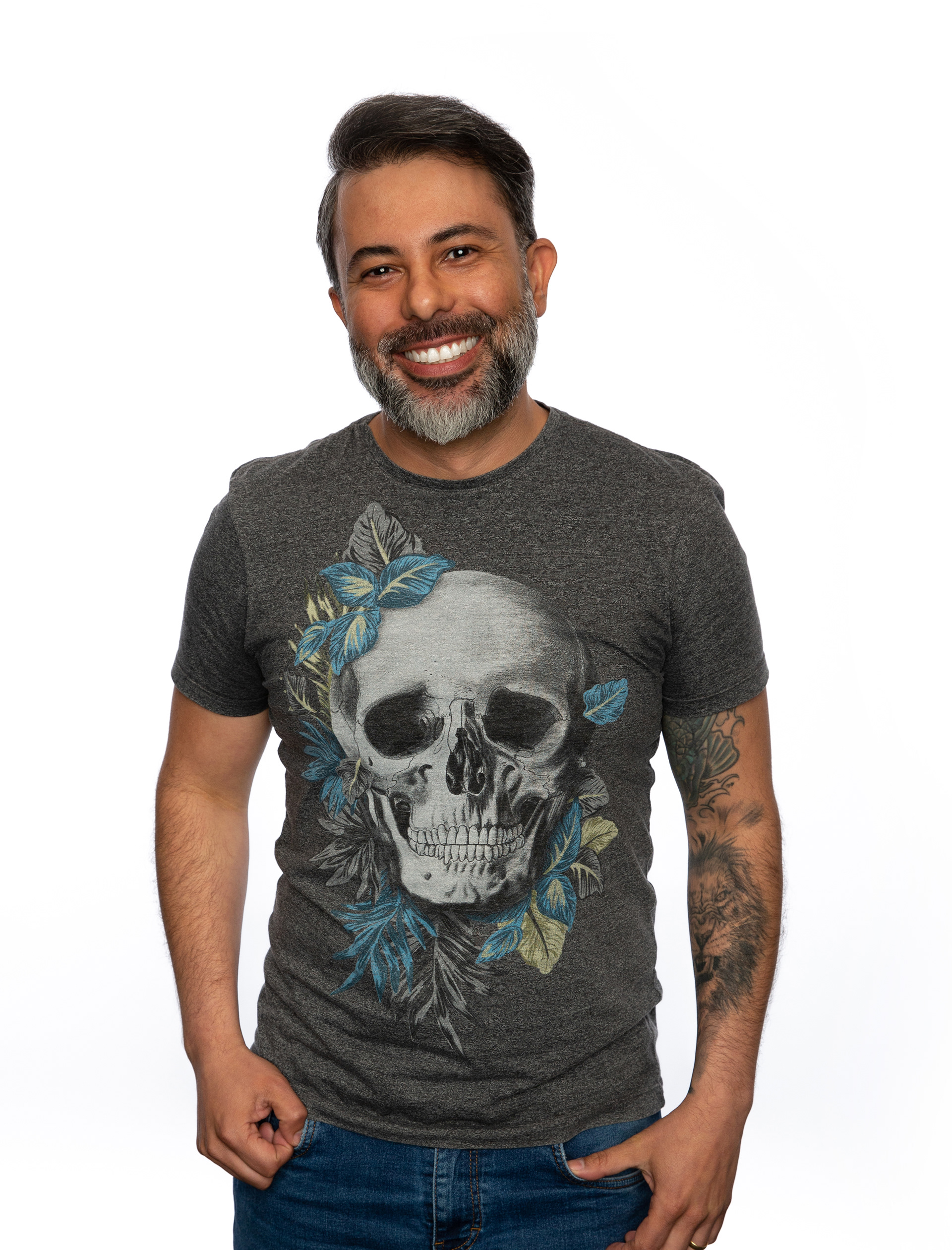 Hey there! I'm Rod Martins, a multi-talented designer with over 20 years of experience in various creative roles, such as art direction, graphic design, photo retouching, illustration, prepress, digital marketing, social media management, web design, and UI/UX design. I have a diverse skill set that includes HTML, CSS, Bootstrap, Adobe Creative Suite (Illustrator, Photoshop, InDesign, Acrobat, After Effects), and Figma for UX/UI design. Although I'm still working on my programming and database skills, I have a solid understanding of color theory, online advertising, print, and prepress. I also have experience with consumer journeys and engagement, as well as Google Analytics and Facebook Ads. I'm passionate about art, technology, and games, and I've had the opportunity to work with a range of exciting companies, including Fiat, Kellogg’s, Chrysler, Philip Morris, Boticário, Samsung, Nestlé, Bradesco, Emirates, Carrefour, Disney, Nike, Nespresso, EDC, Wendys, and L'Oreal. What sets me apart is my positive attitude and collaborative approach. I'm always eager to learn and take on new challenges, and I always show up with a smile on my face. Check out my portfolio to see my work and get in touch if you'd like to collaborate!