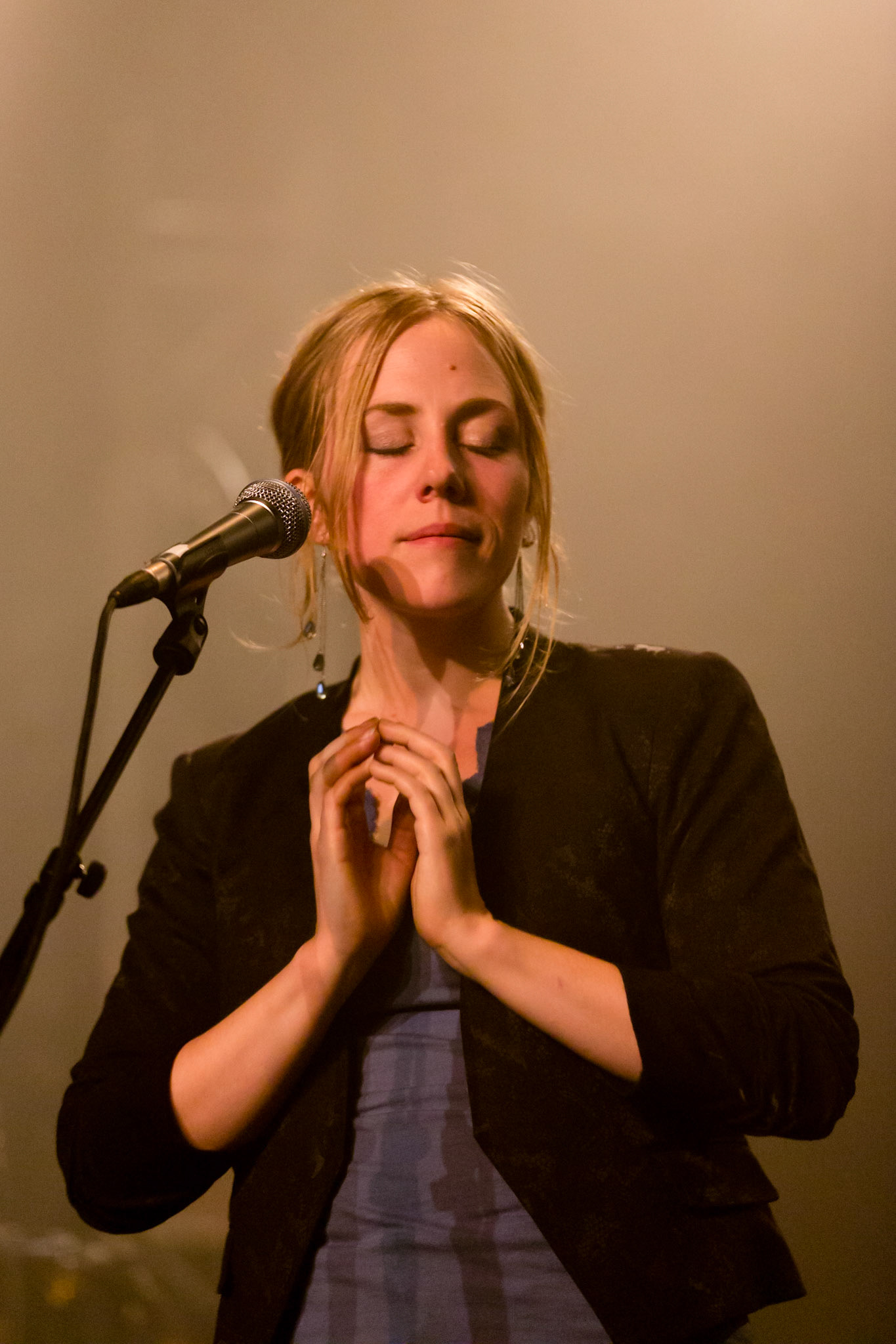 Eskelina - Salle des Fêtes de la Mairie (Gentilly) - 4 octobre 2013