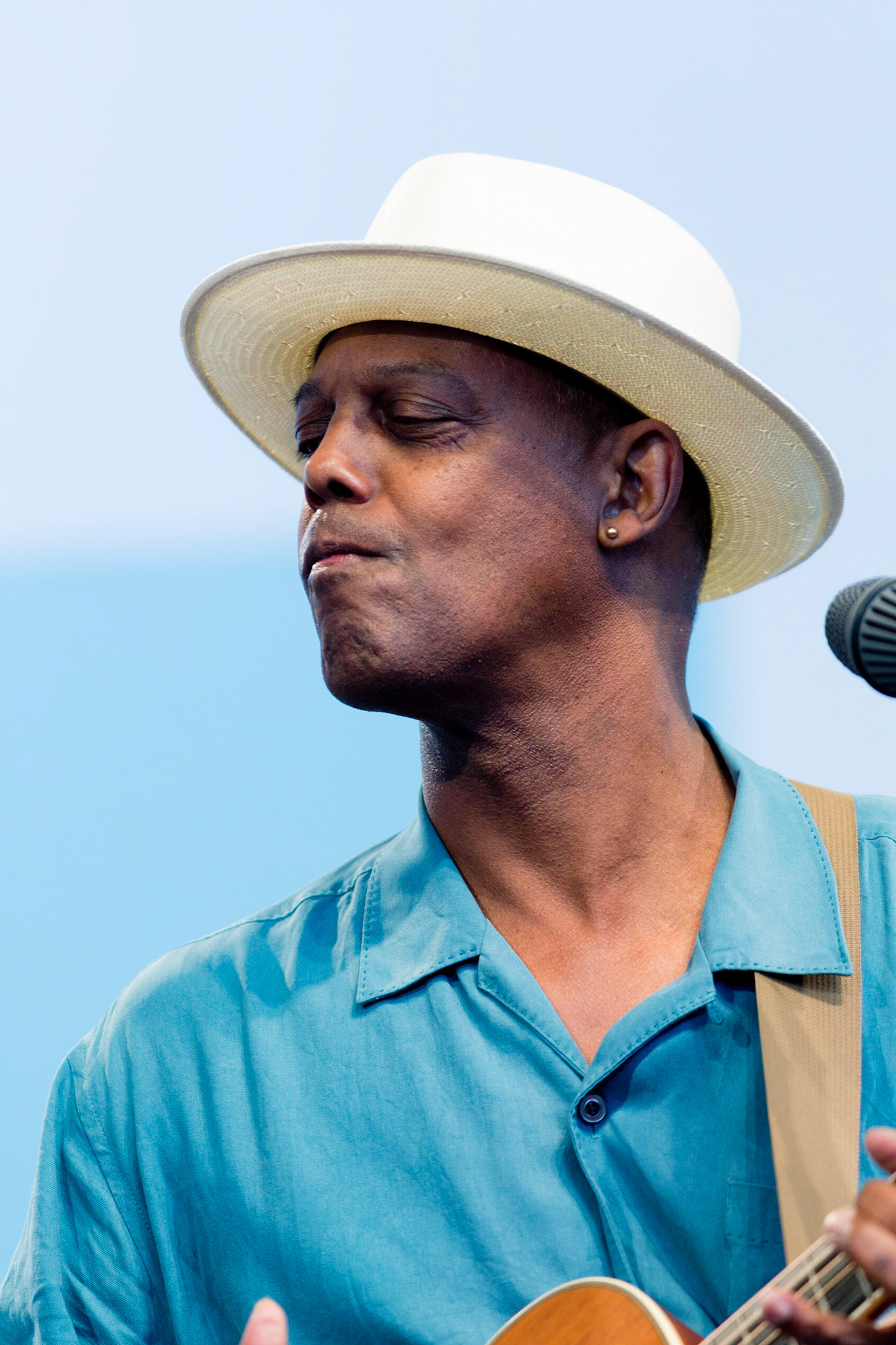 Eric Bibb - Paris Jazz Festival - Espace Delta - Parc Floral de Paris - 12 juillet 2015