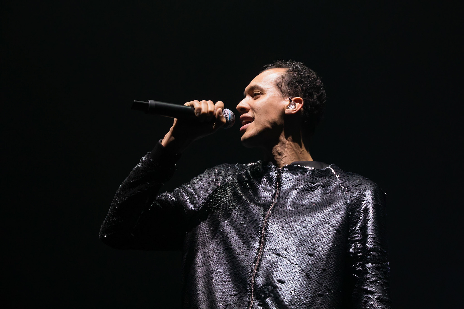 Gaël Faye, 30ème édition Festival Chorus des Hauts-de-Seine, La Seine Musicale (Boulogne-Billancourt), La Grande Scène, 8 avril 2018